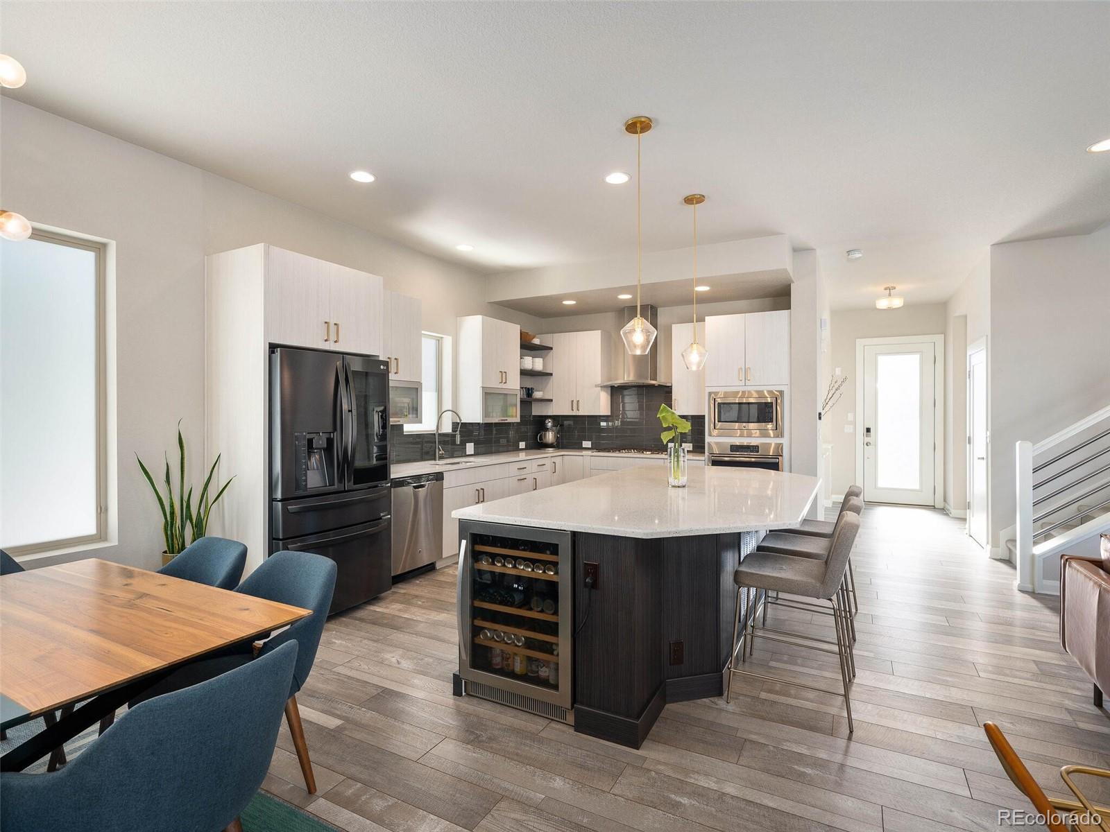 1371 W 67th Place