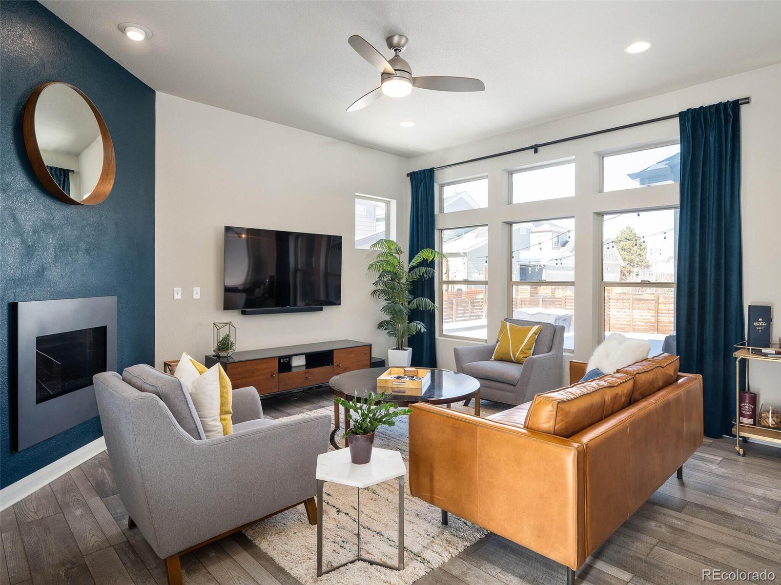 1371 W 67th Place