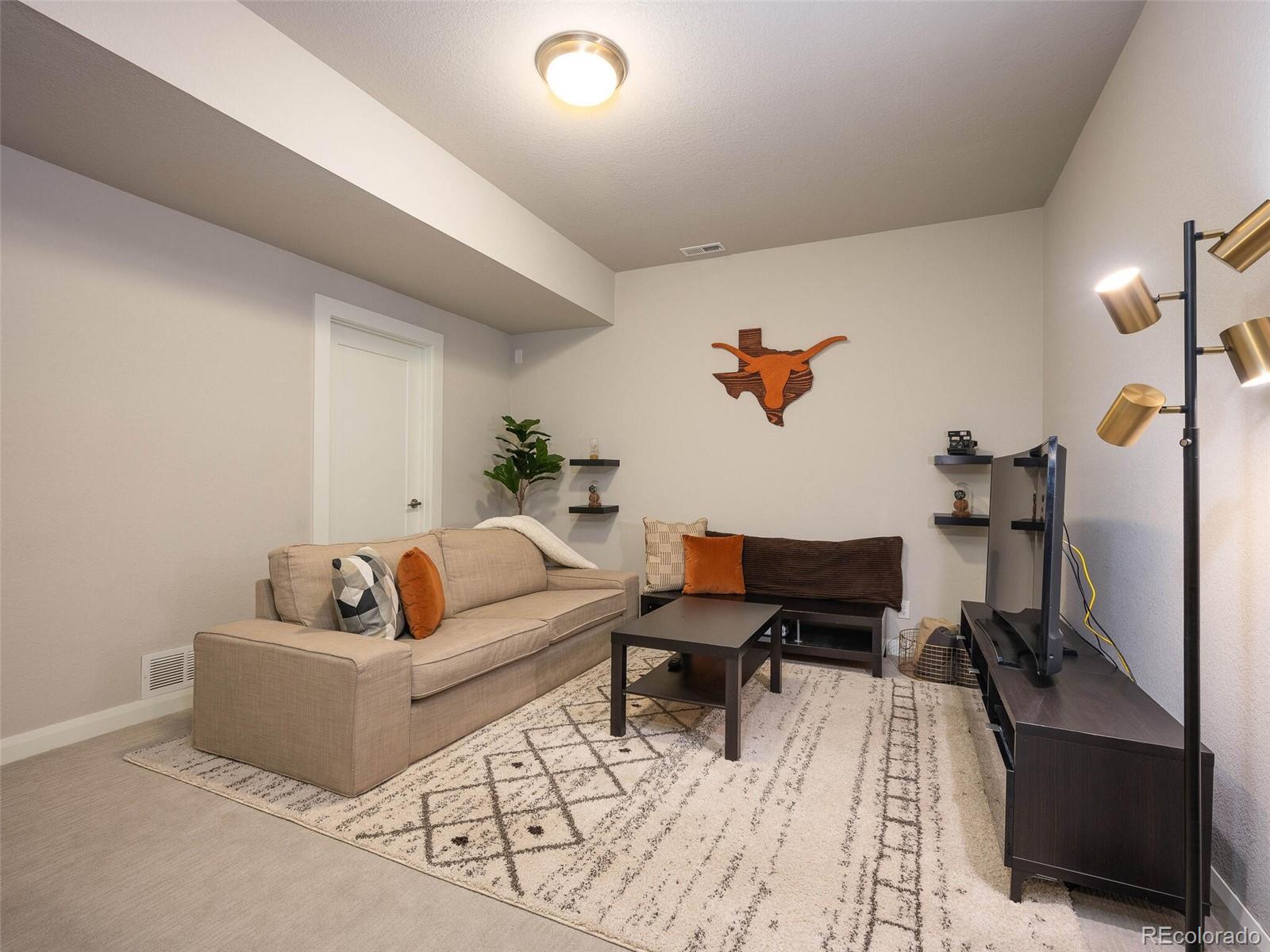 1371 W 67th Place