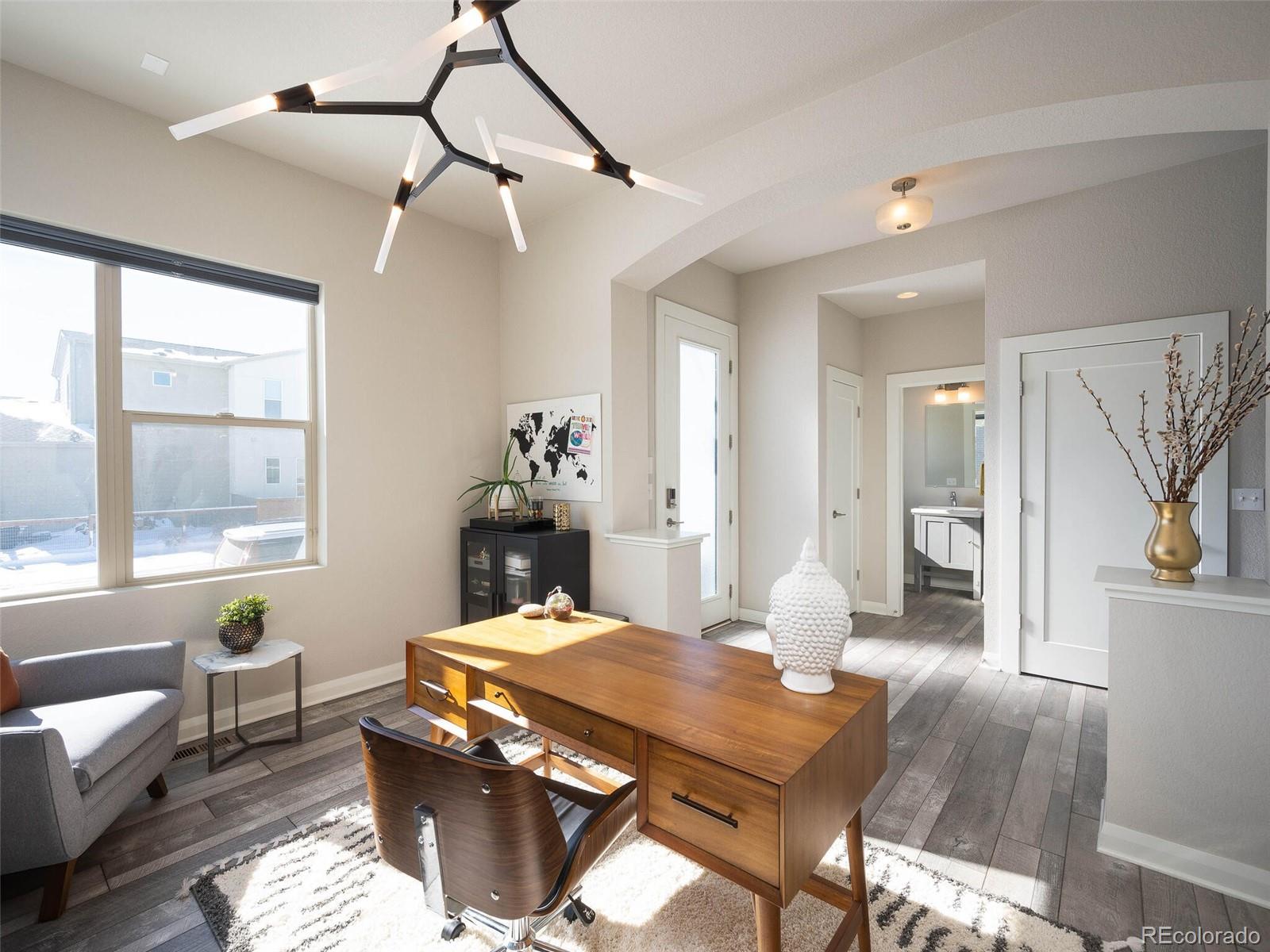 1371 W 67th Place