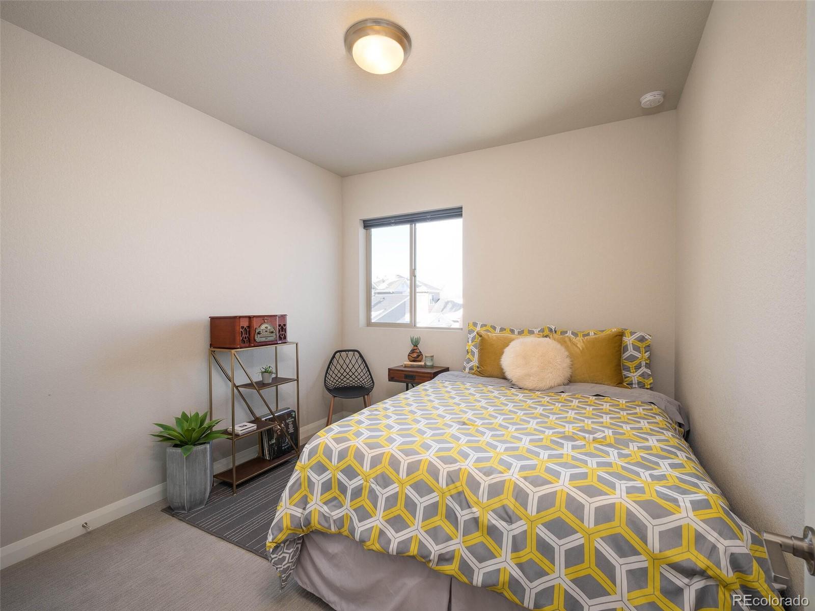 1371 W 67th Place