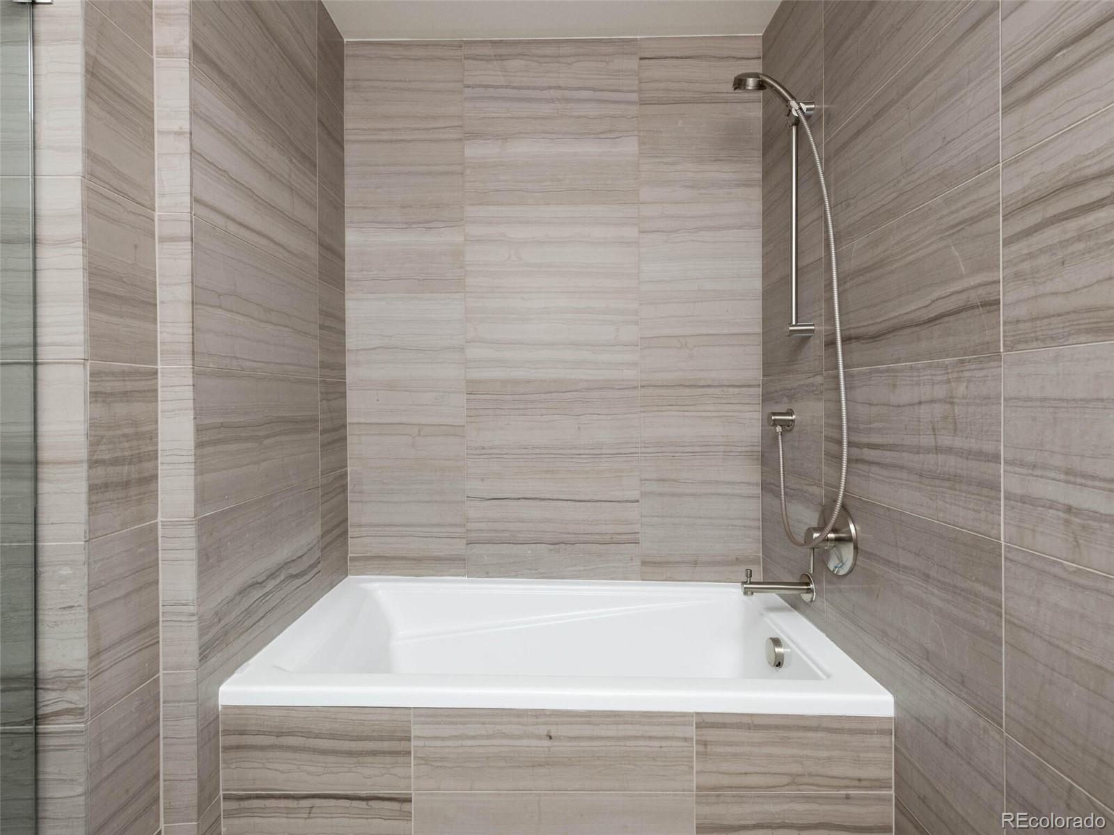 1750 Wewatta Street Unit: 900