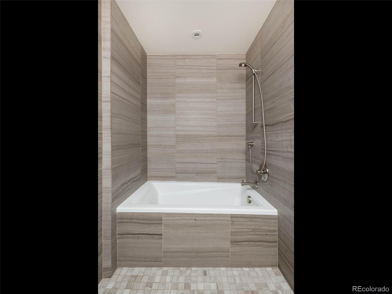 1750 Wewatta Street Unit: 900