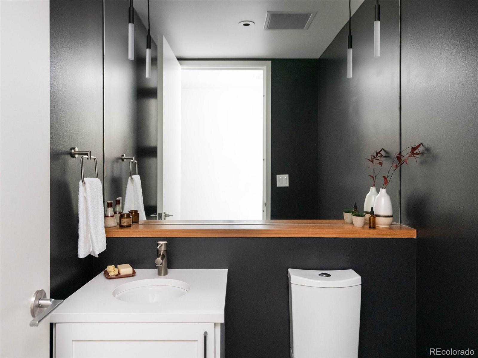 1750 Wewatta Street Unit: 900