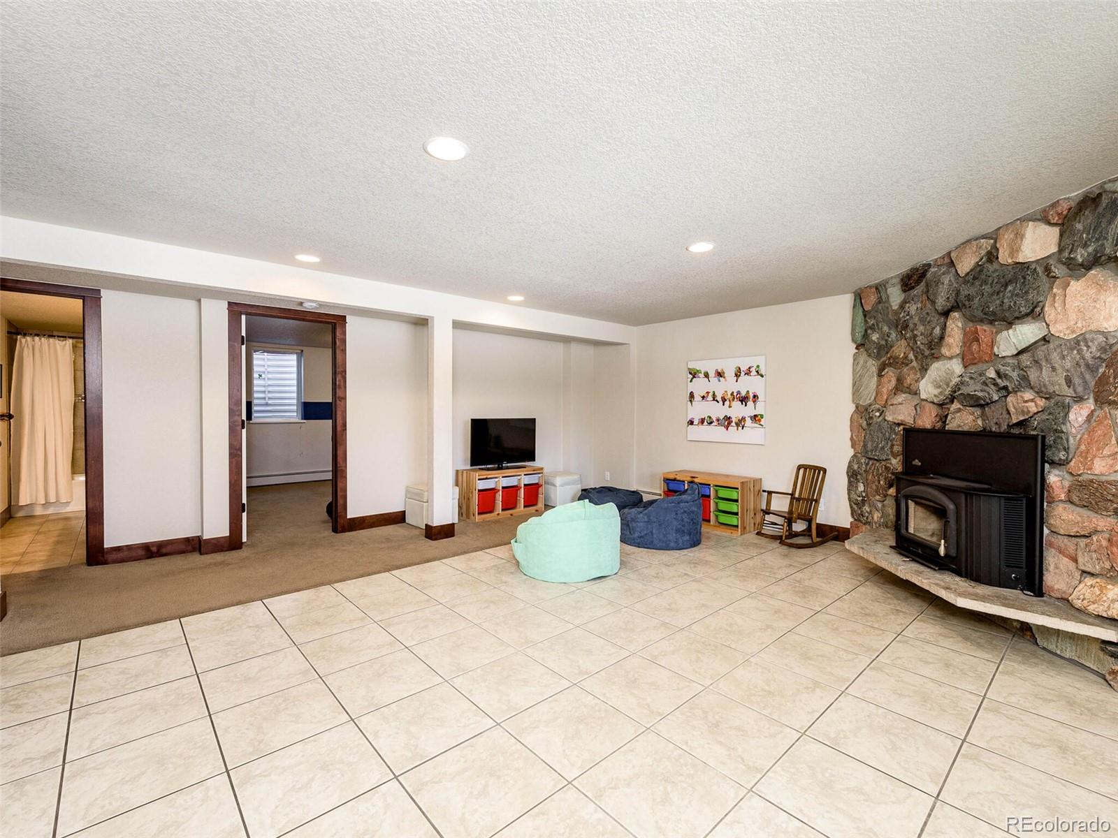 1954 Goldenvue Drive