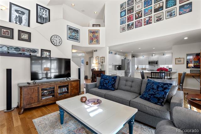 1011 S Valentia Street Unit: 121