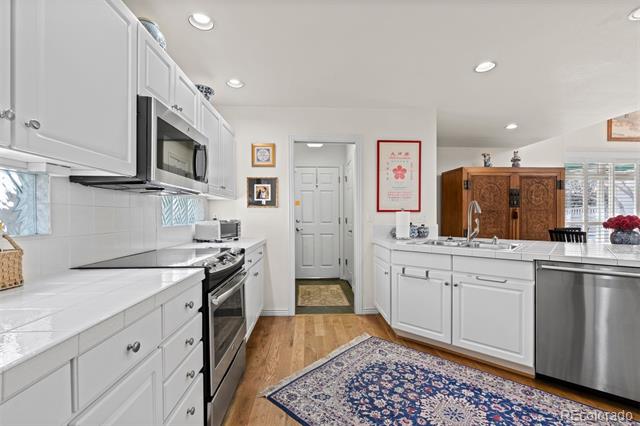 1011 S Valentia Street Unit: 121