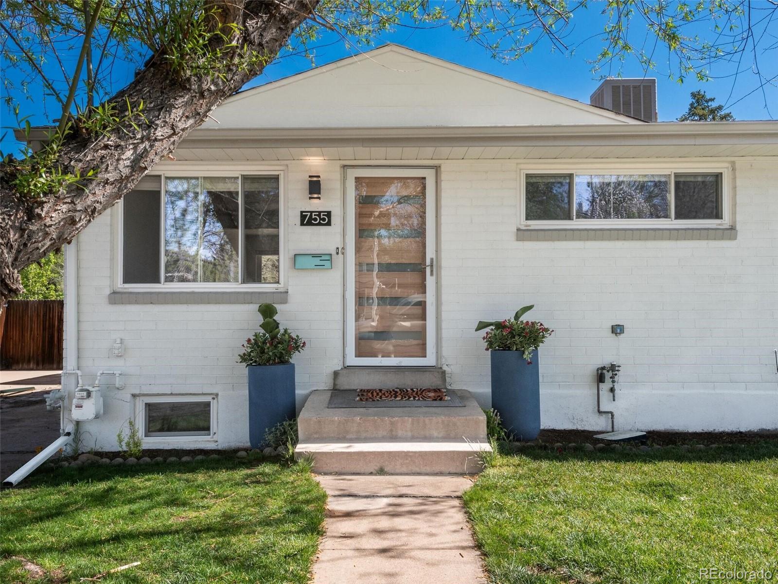 755 W Nassau Way