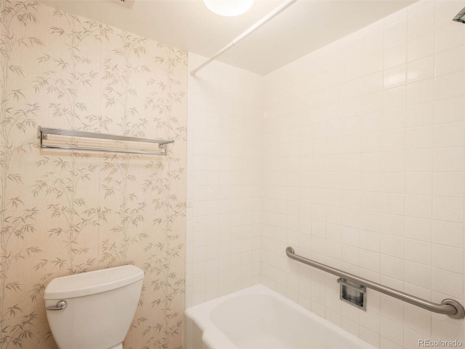 4570 E Yale Avenue Unit: 406