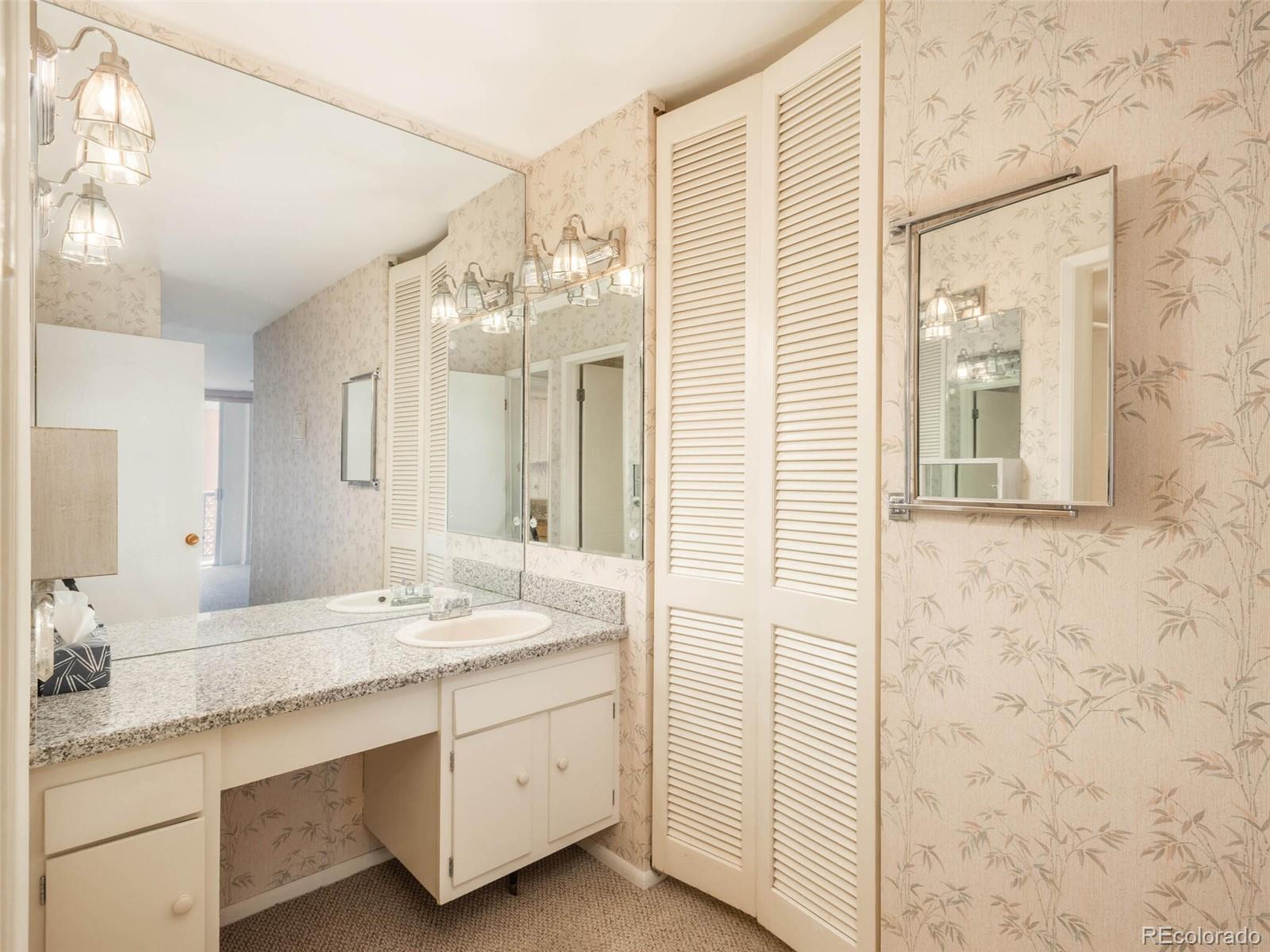 4570 E Yale Avenue Unit: 406