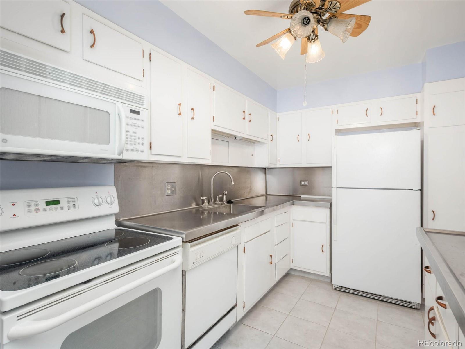4570 E Yale Avenue Unit: 406