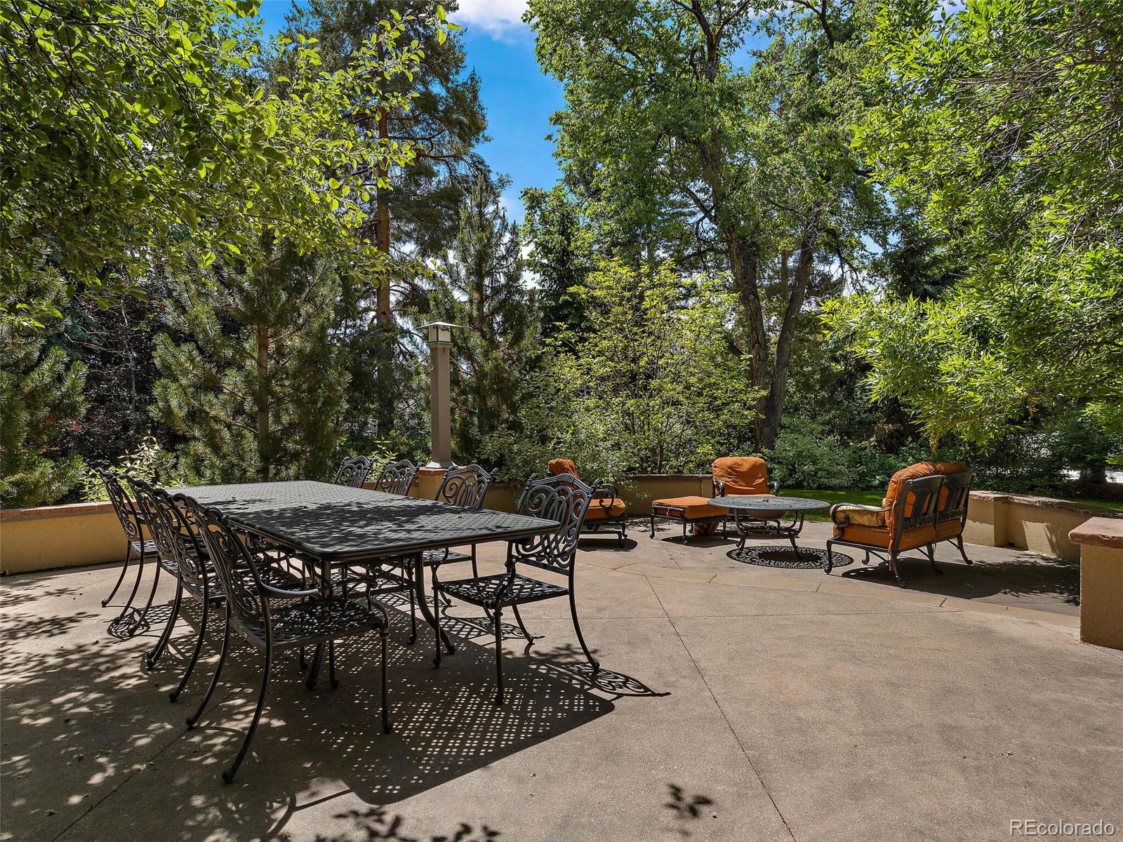 2250 Green Oaks Lane