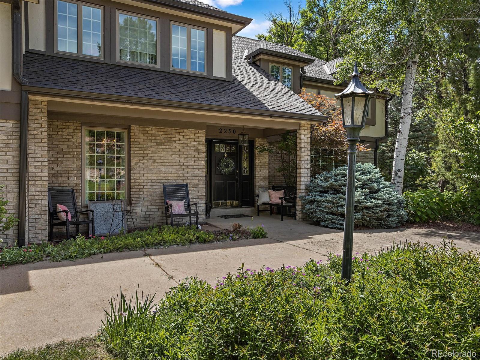 2250 Green Oaks Lane