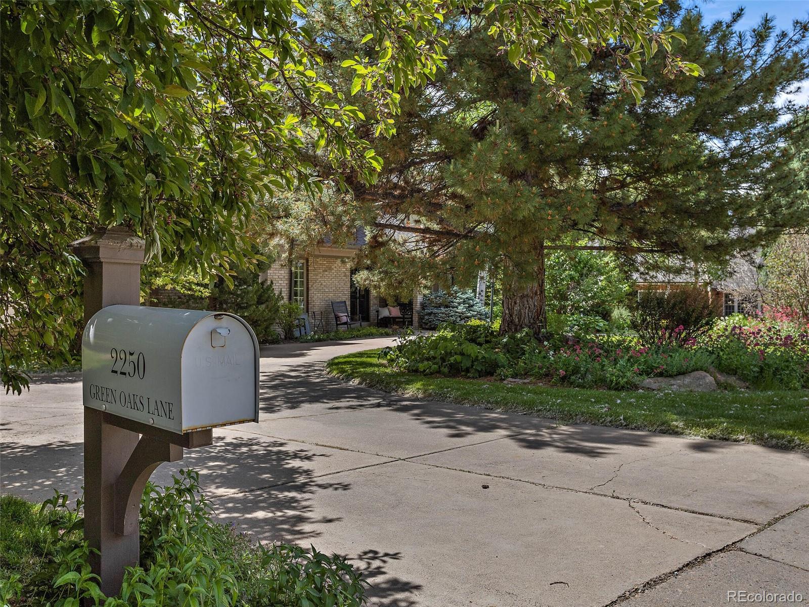2250 Green Oaks Lane