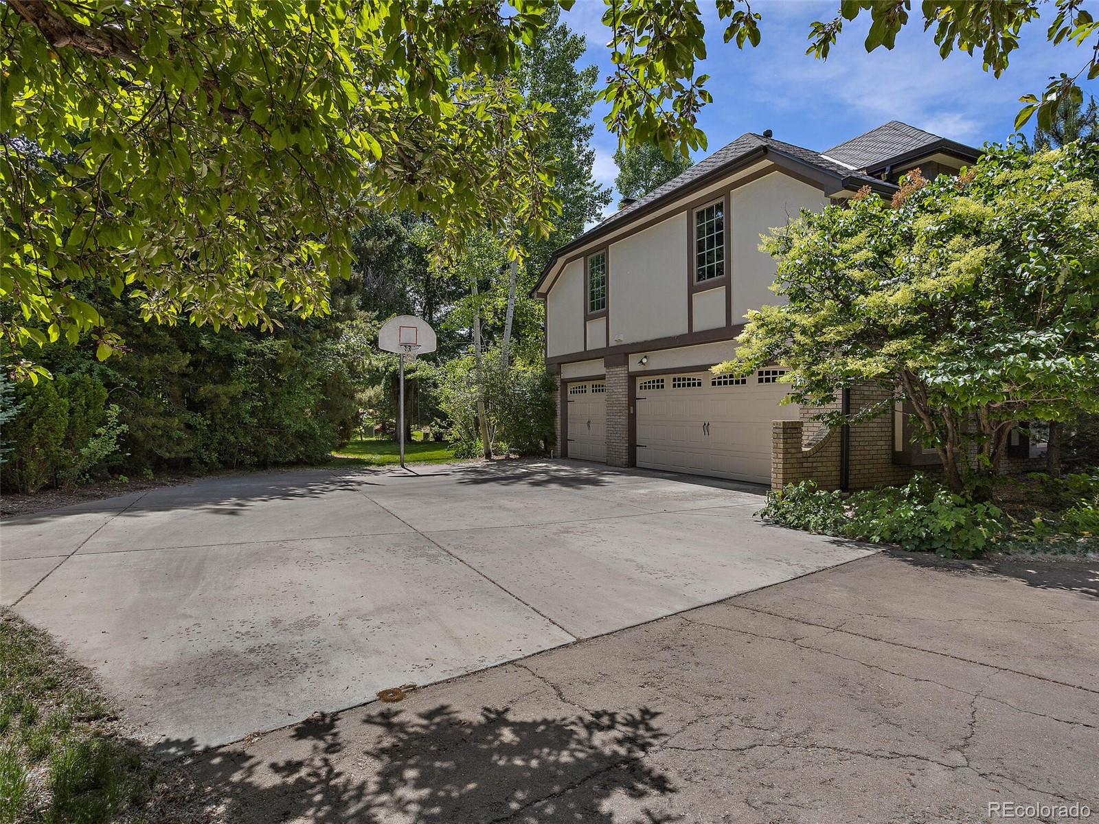 2250 Green Oaks Lane