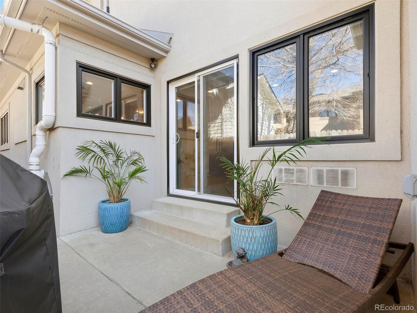 521 Steele Street
