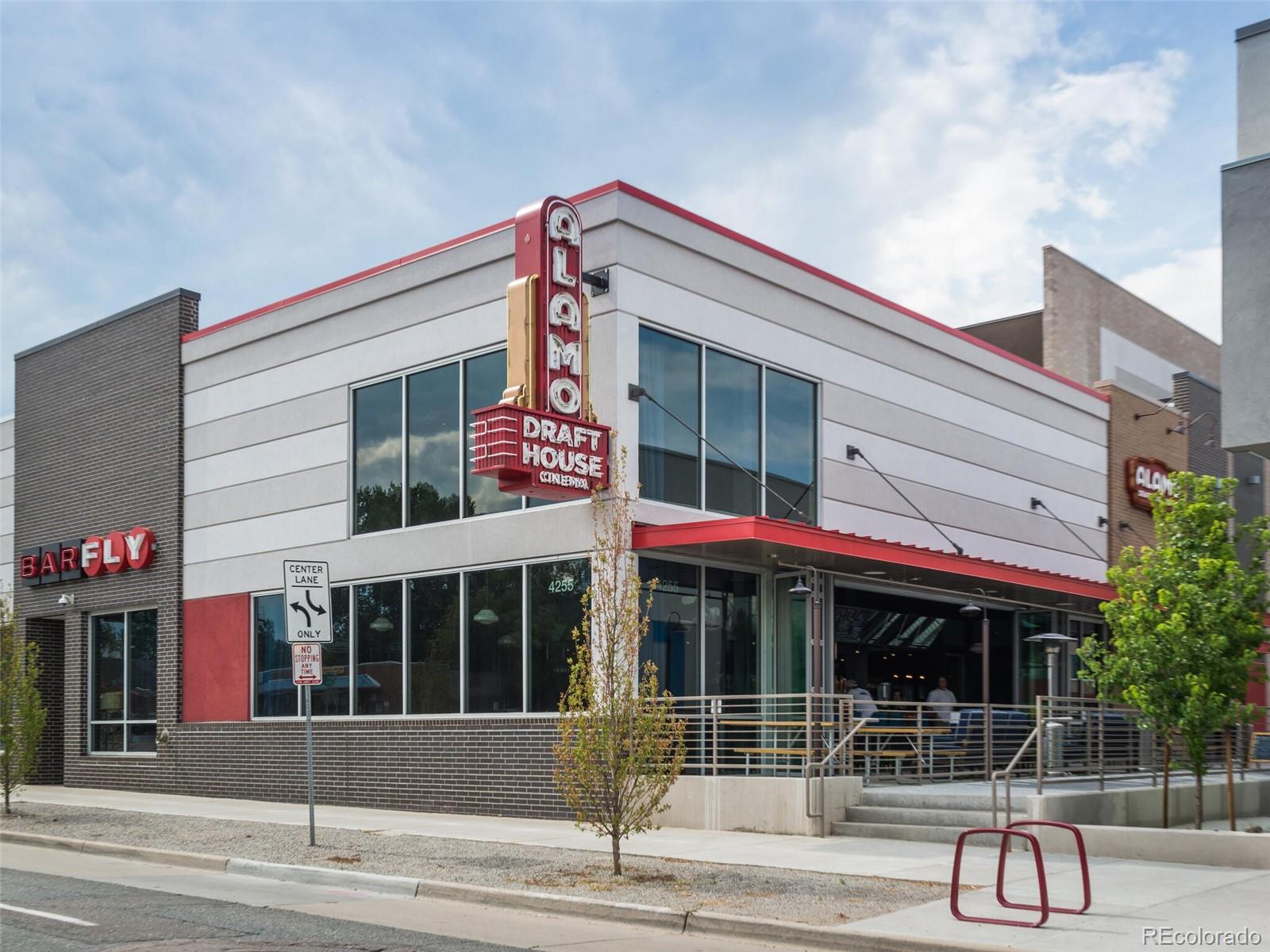 2000 Lamar Street