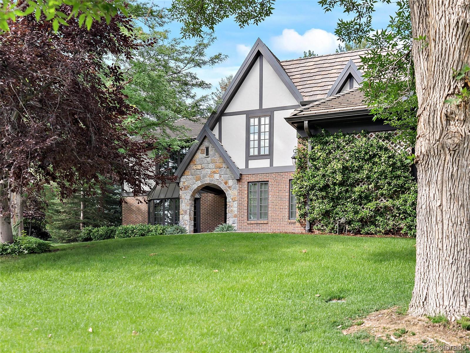5750 Green Oaks Drive