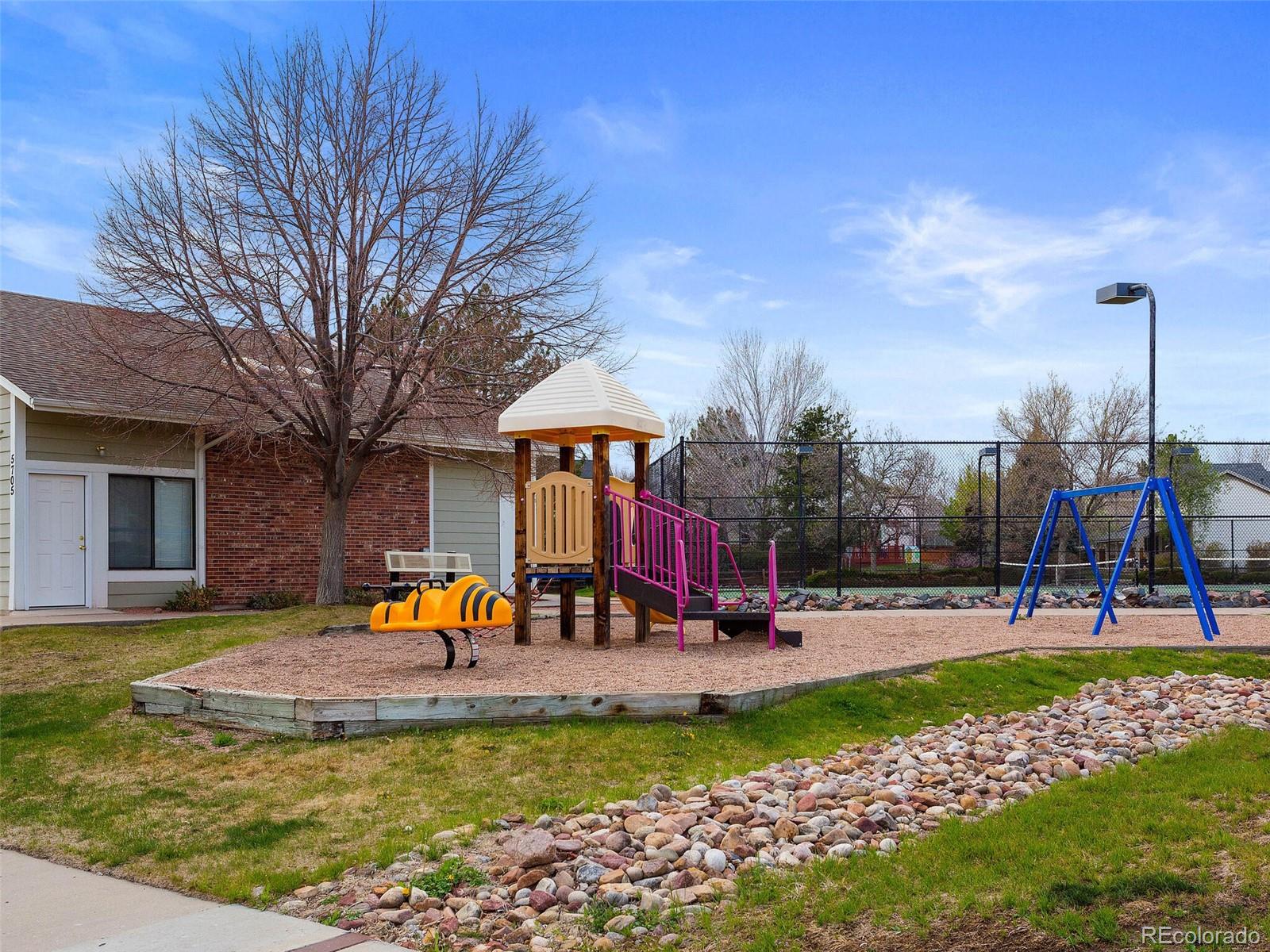 8226 Gray Court