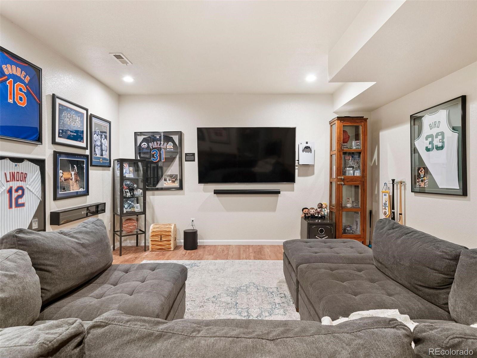 6123 N Genoa Way