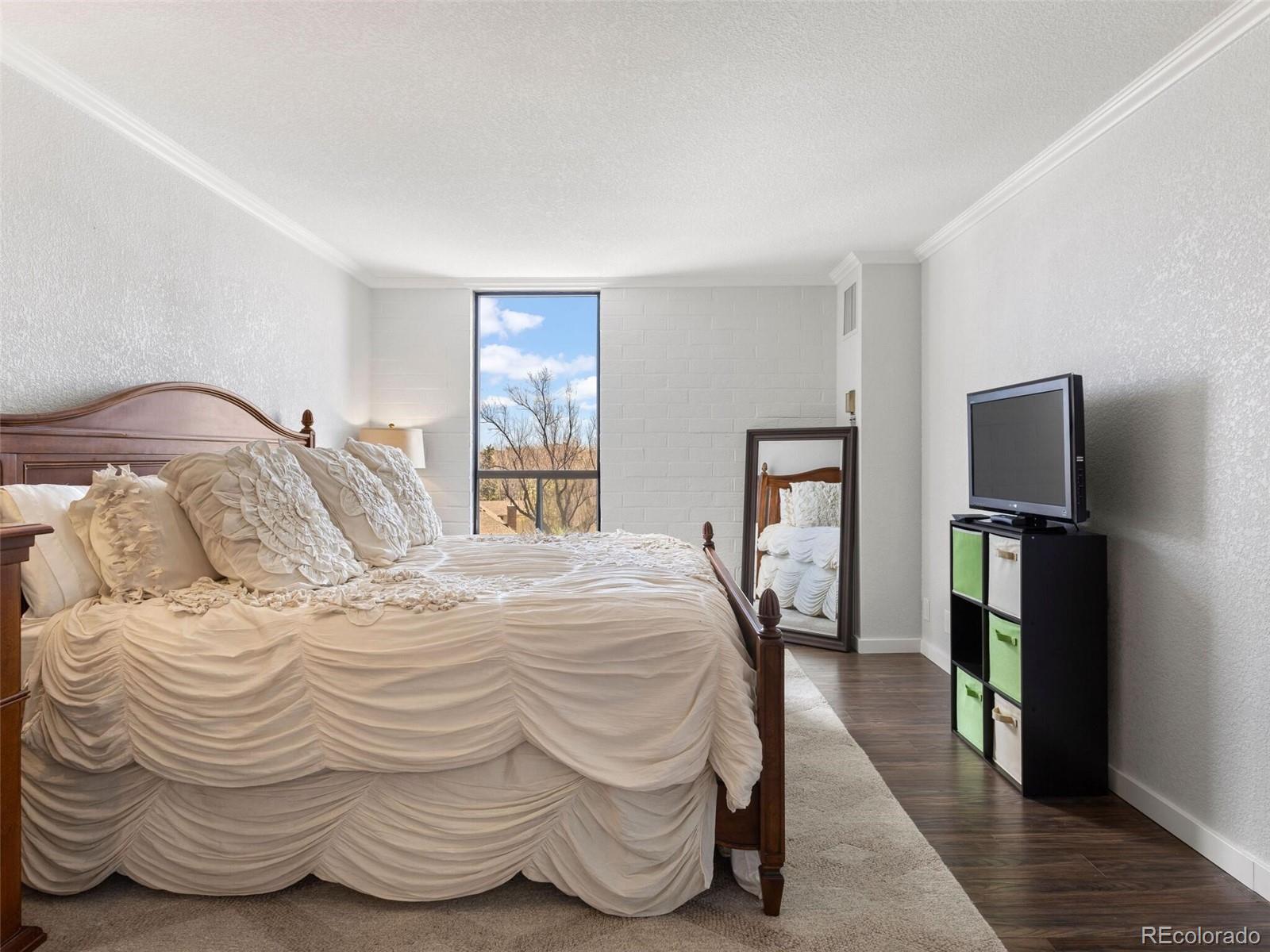 460 S Marion Parkway Unit: 656