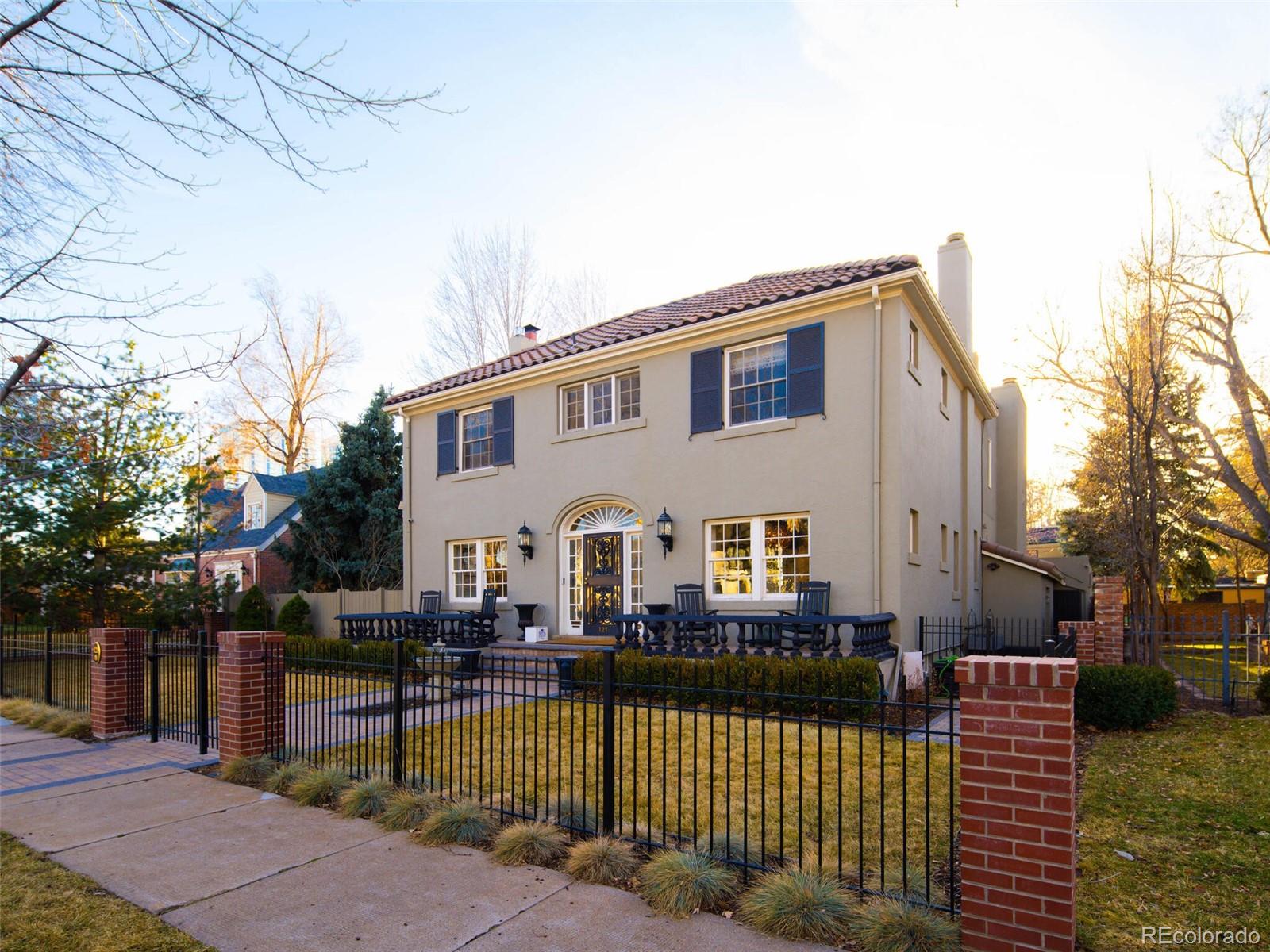121 N Marion Street