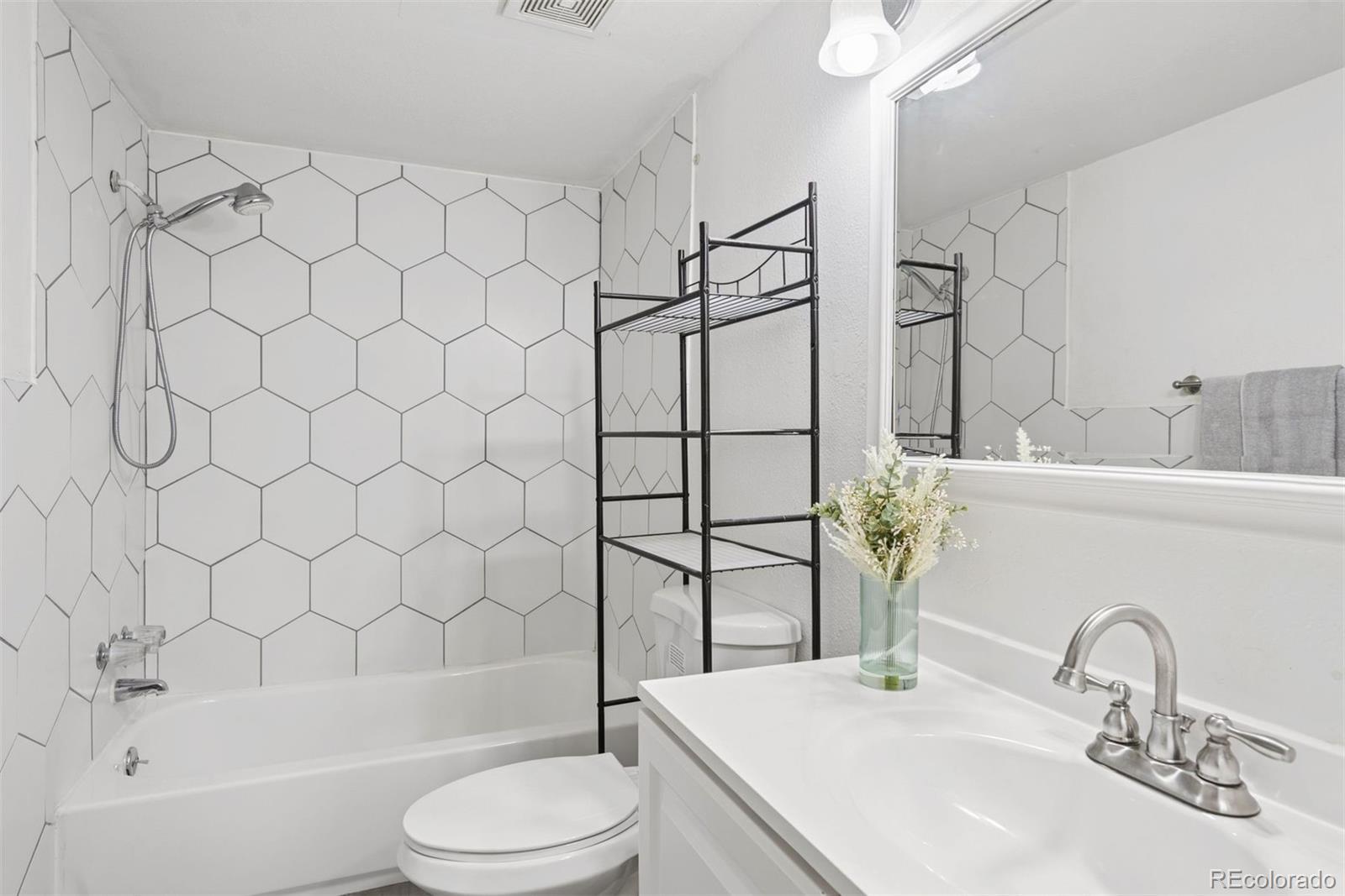 14896 E 2nd Avenue Unit: 106H