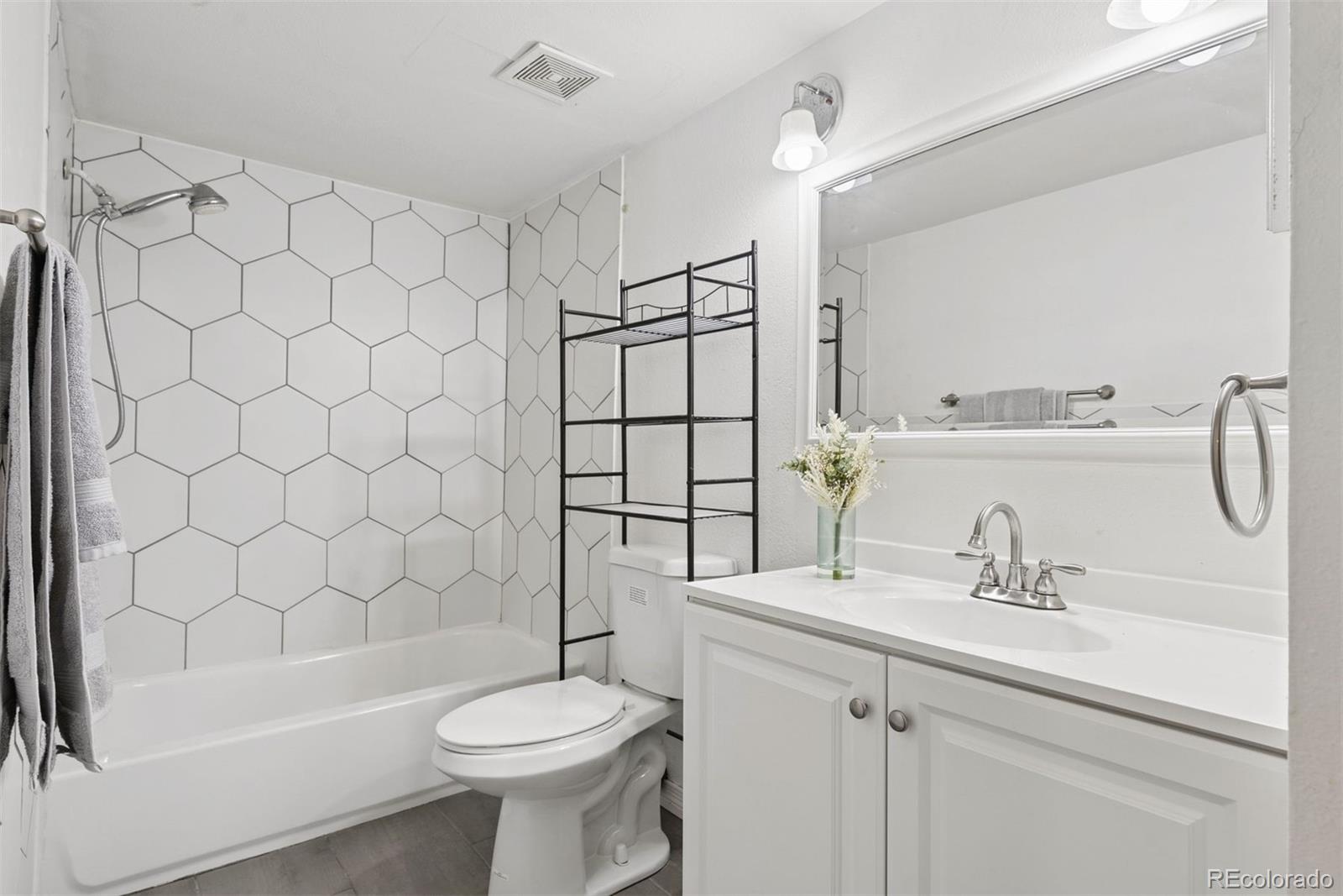14896 E 2nd Avenue Unit: 106H
