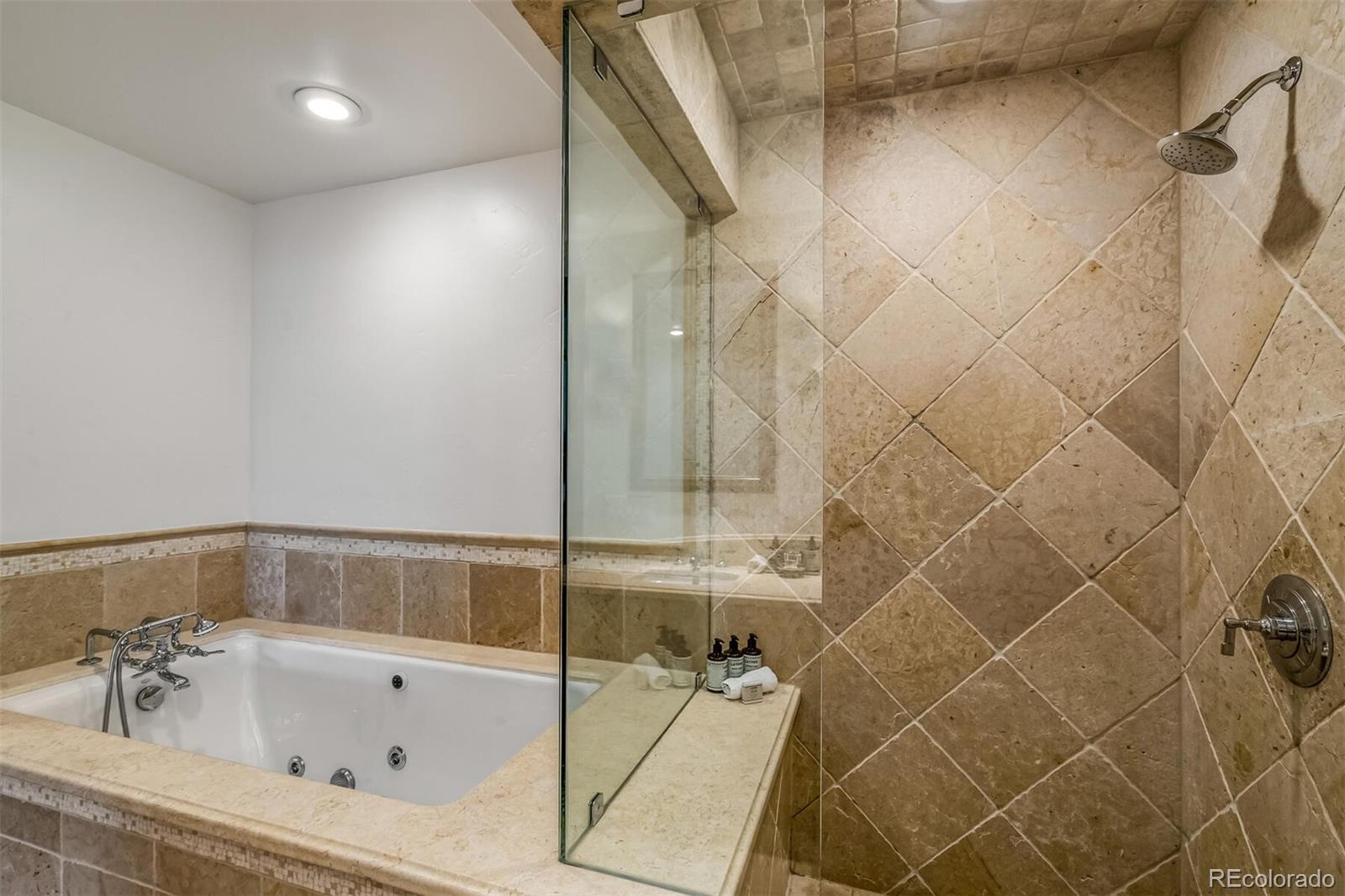 675 Lionshead Place Unit: 422