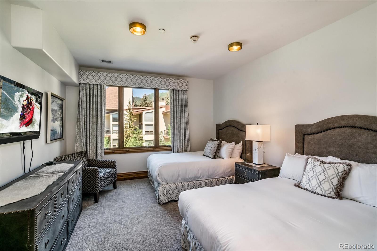 675 Lionshead Place Unit: 422