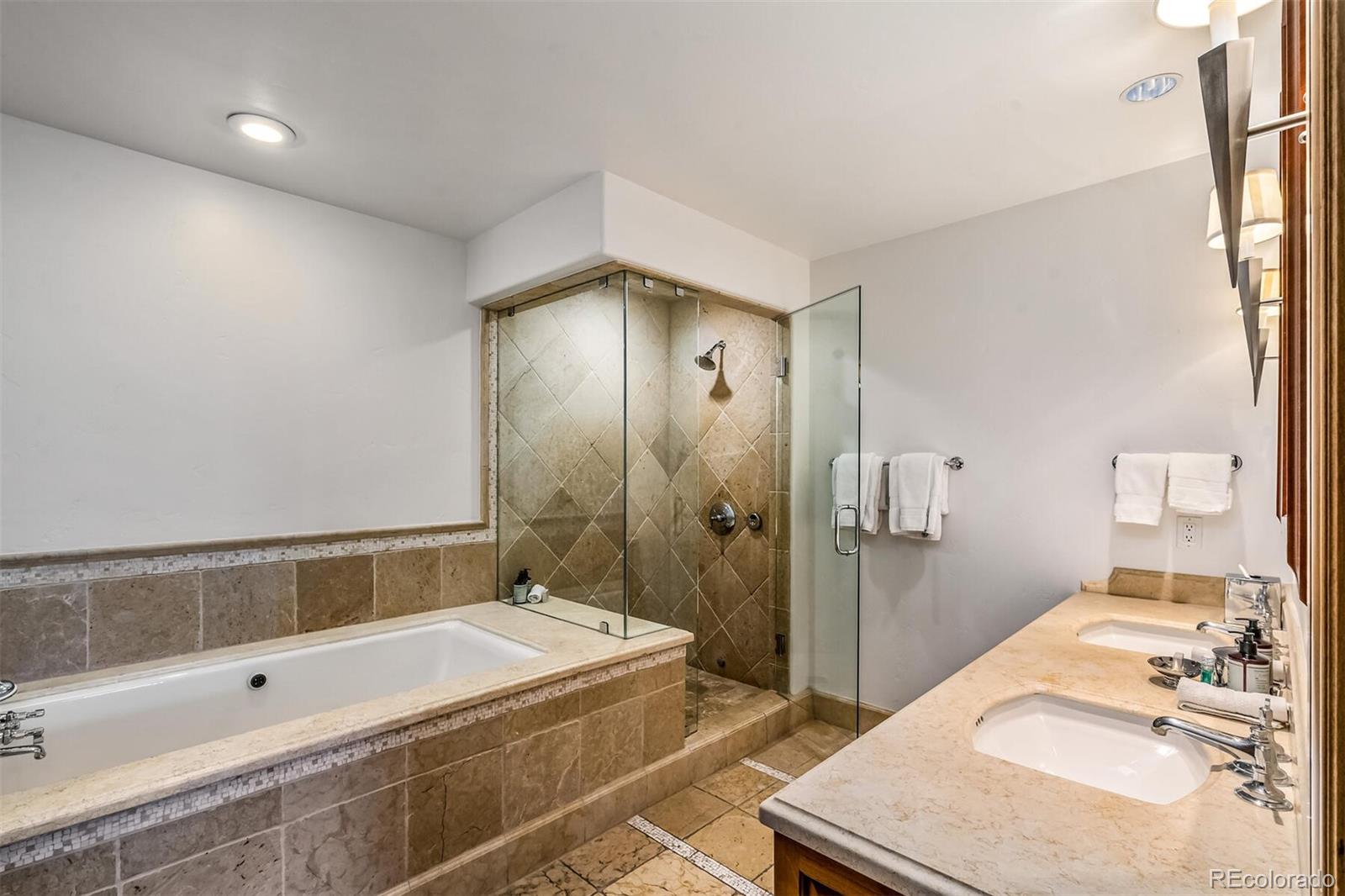 675 Lionshead Place Unit: 422