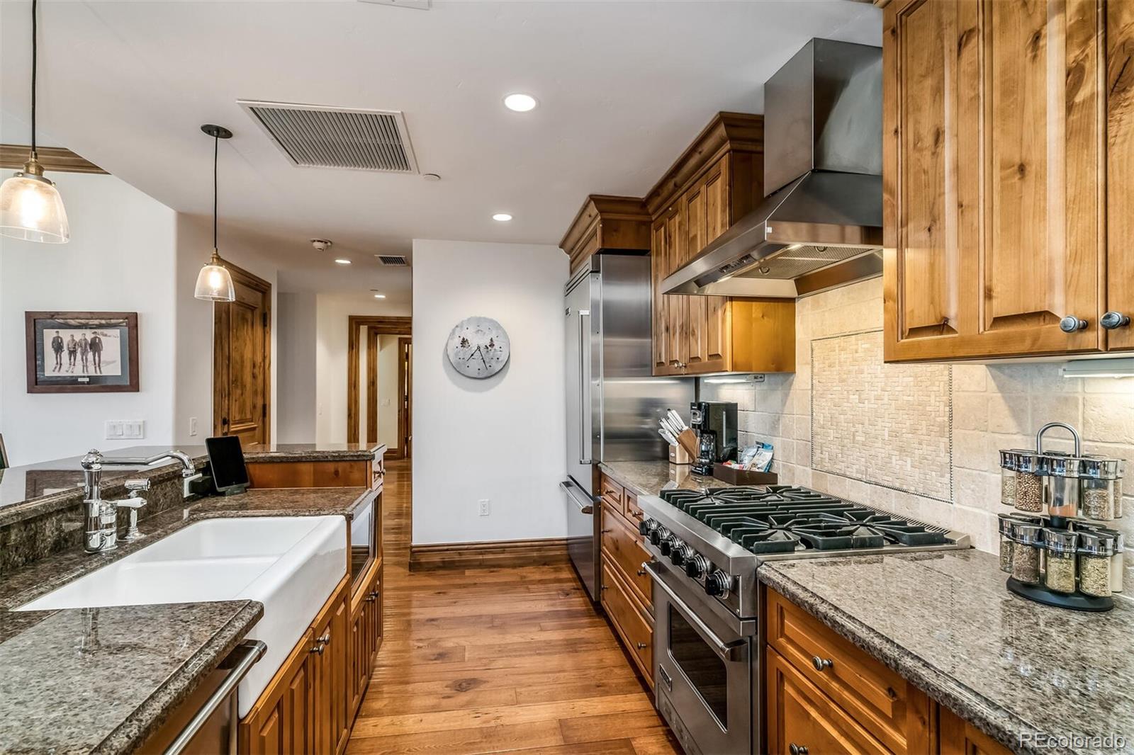 675 Lionshead Place Unit: 422