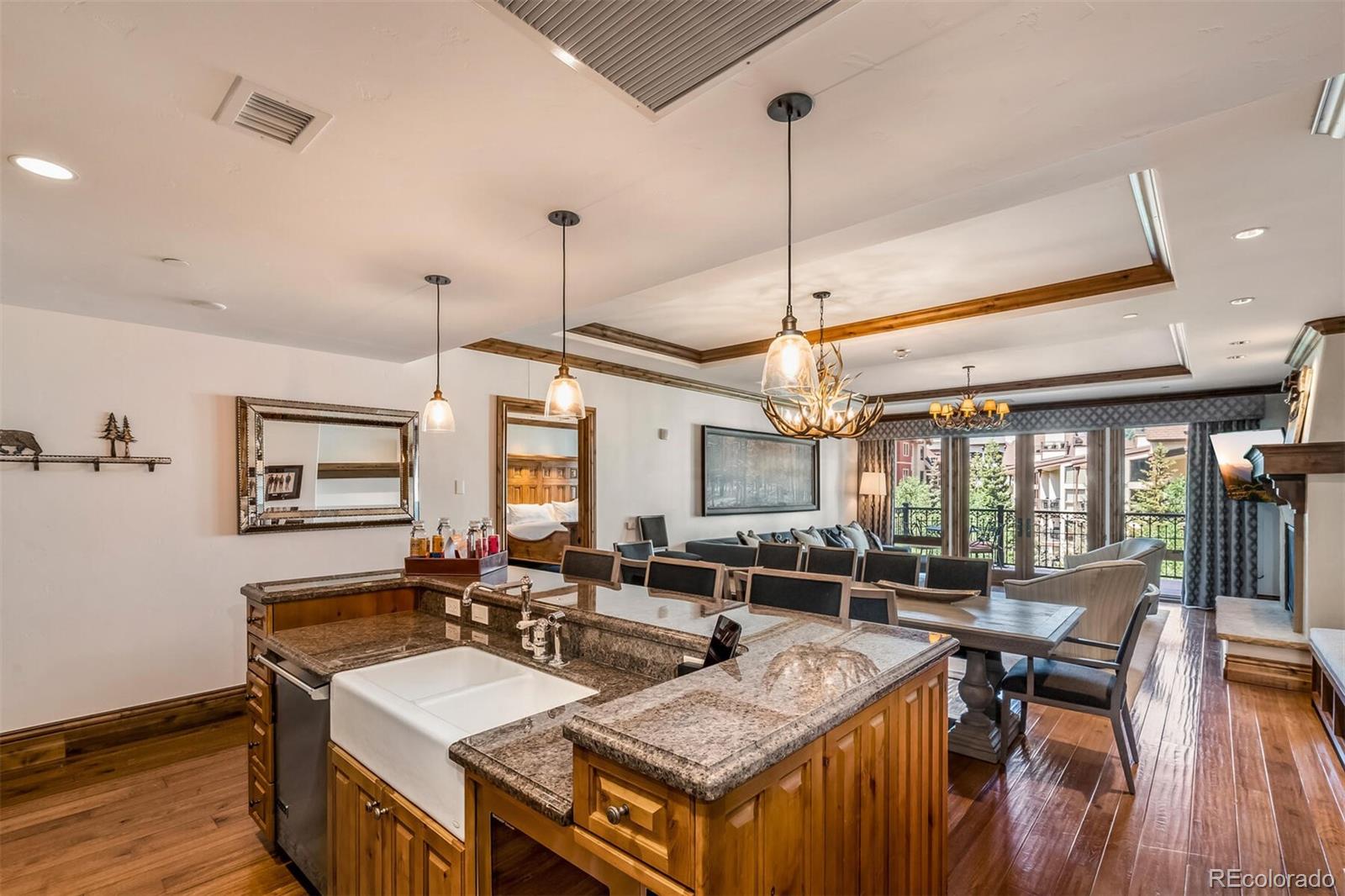 675 Lionshead Place Unit: 422