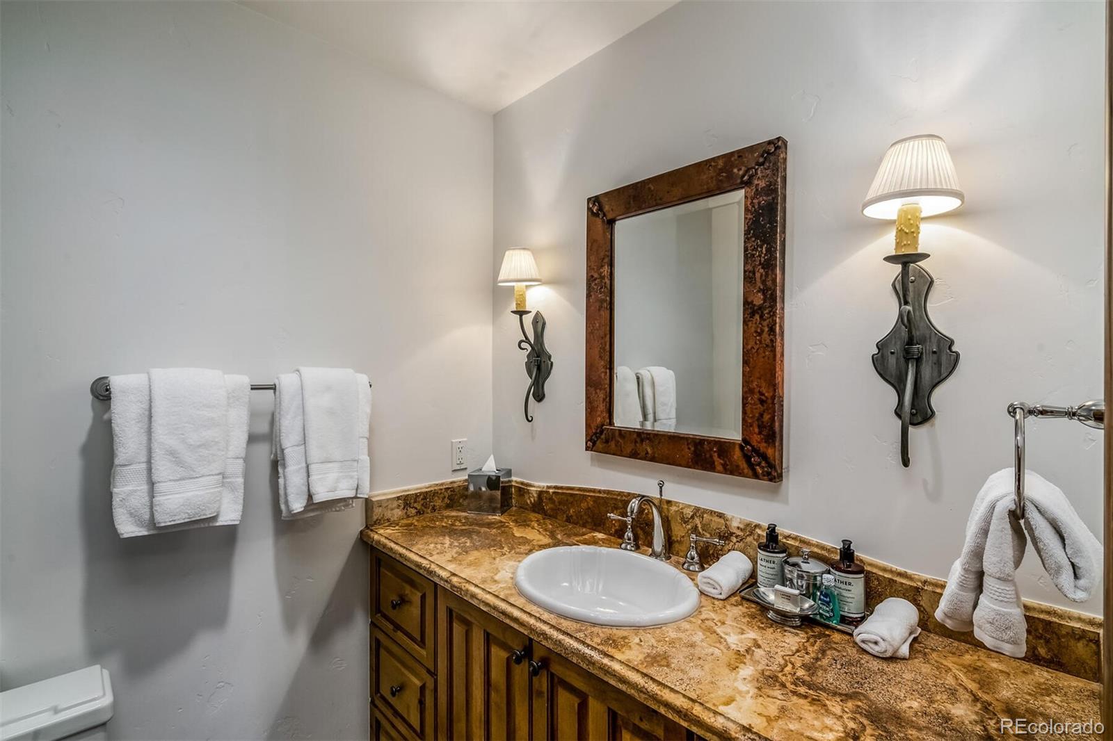675 Lionshead Place Unit: 422