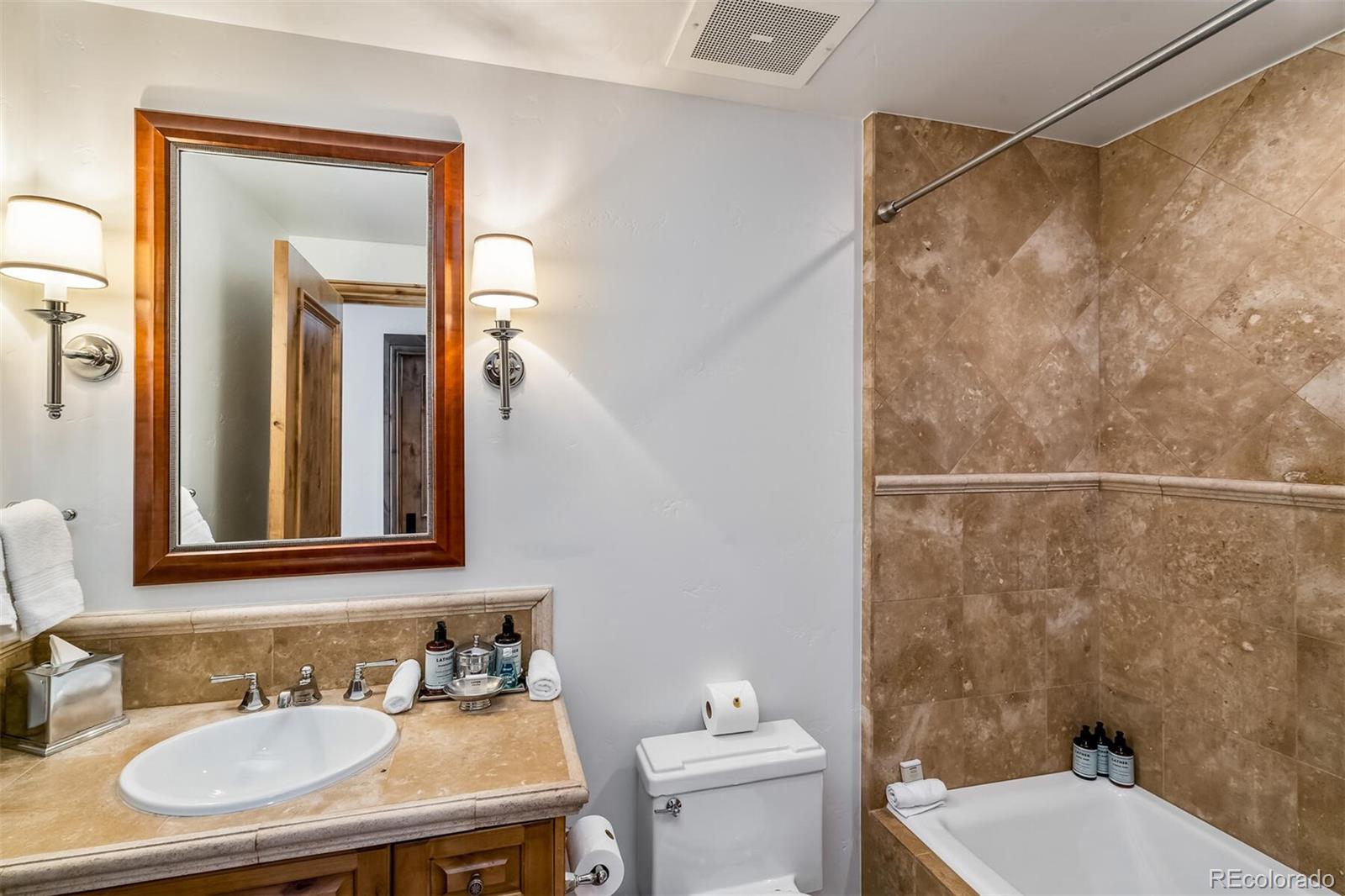 675 Lionshead Place Unit: 422