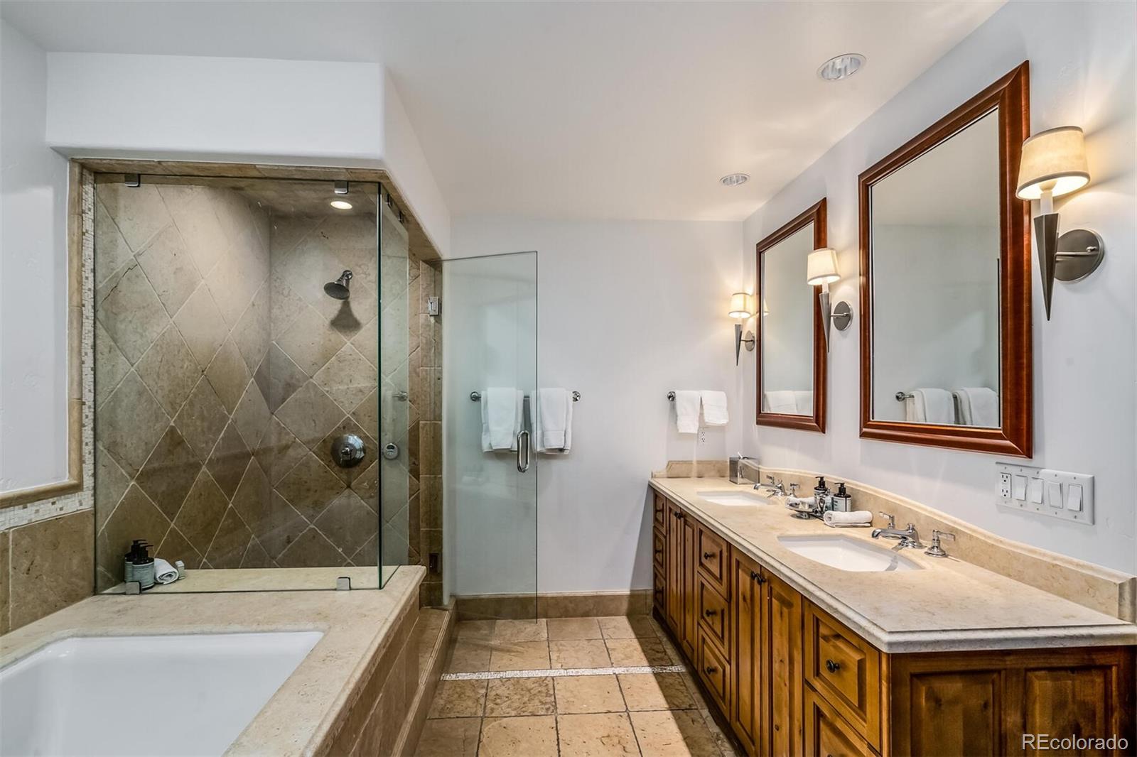 675 Lionshead Place Unit: 422