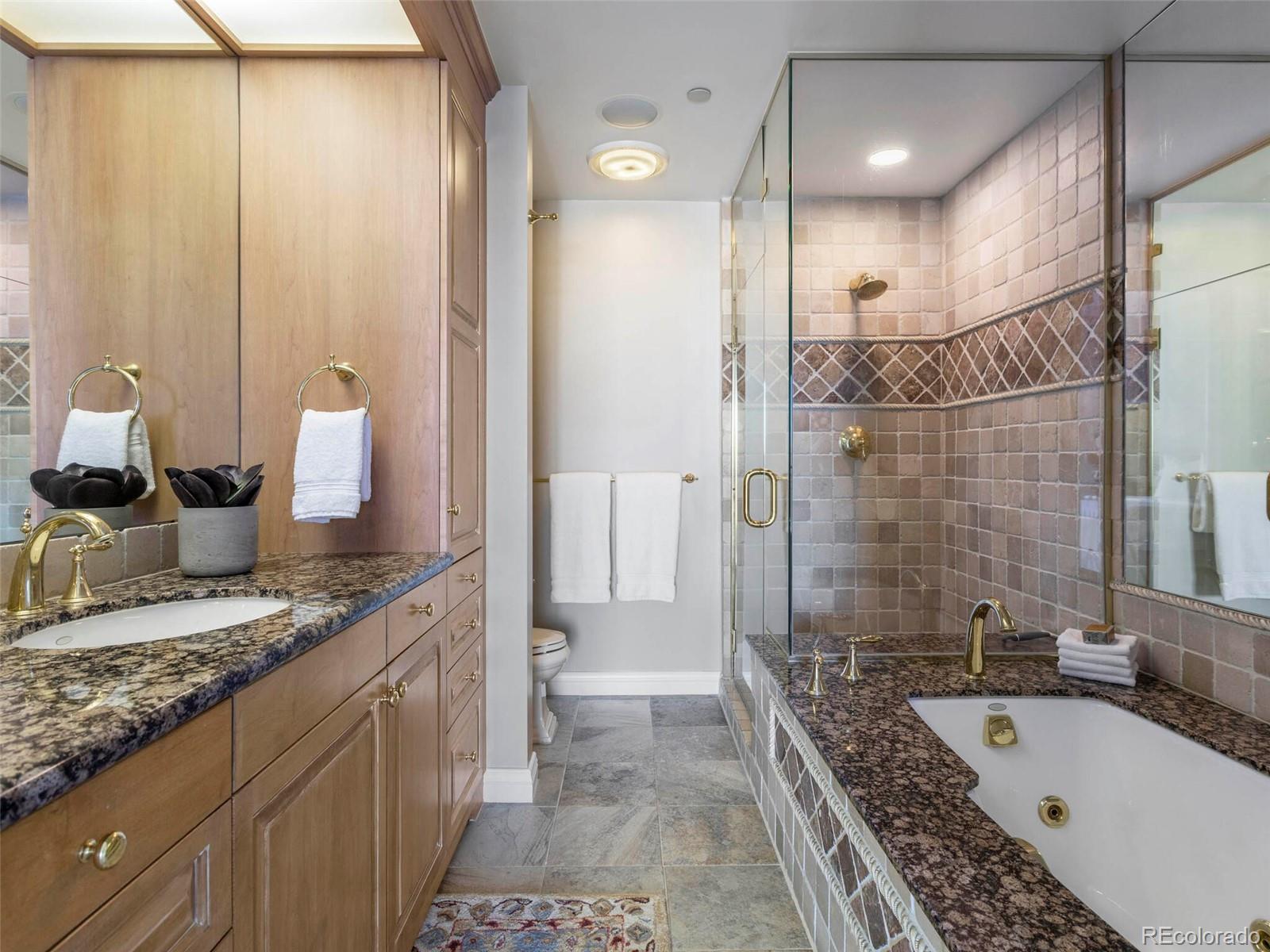 400 E 3rd Avenue Unit: 701
