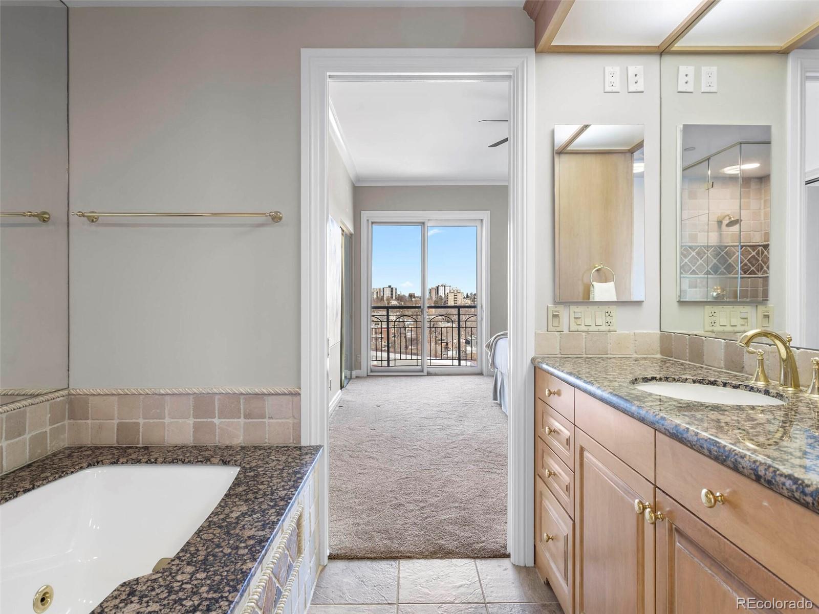 400 E 3rd Avenue Unit: 701