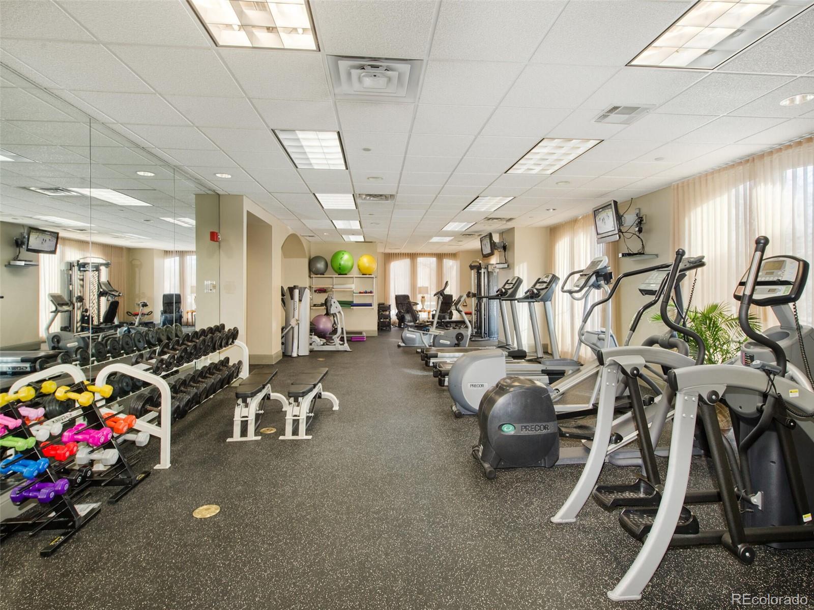 400 E 3rd Avenue Unit: 701