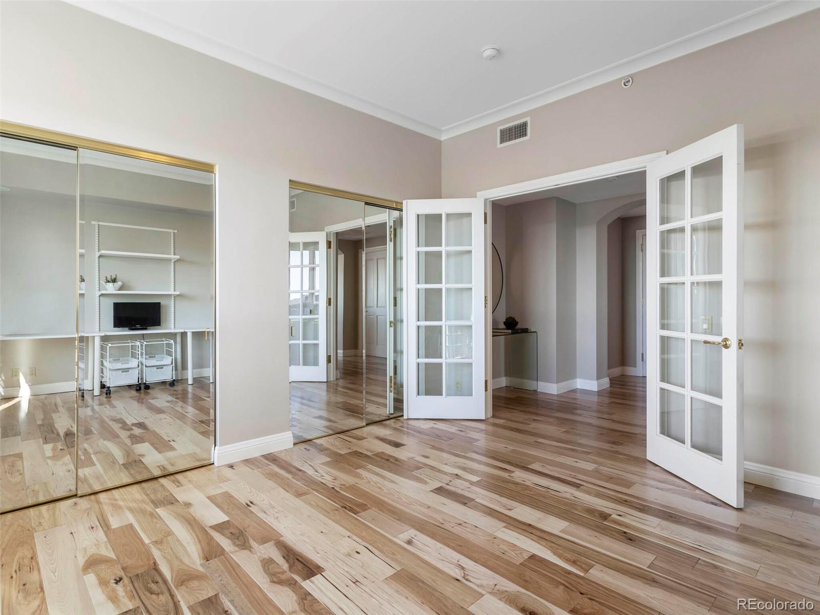 400 E 3rd Avenue Unit: 701