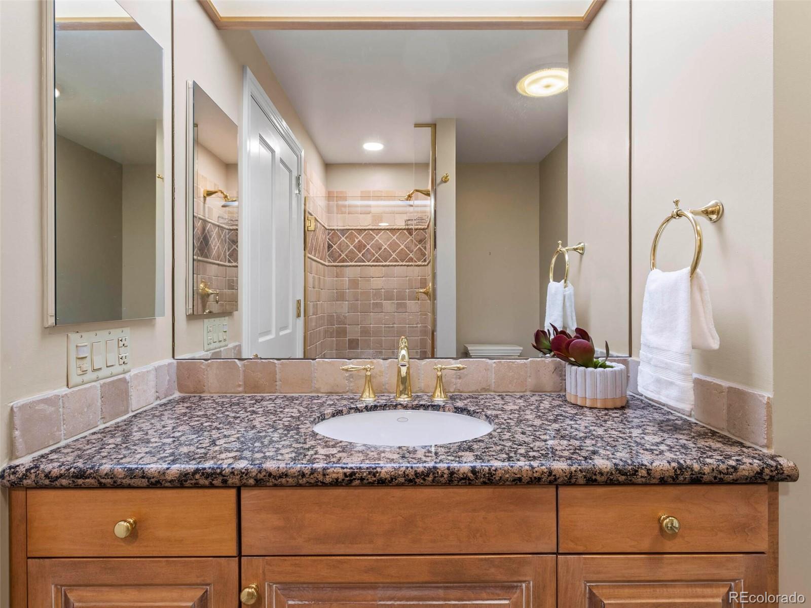 400 E 3rd Avenue Unit: 701
