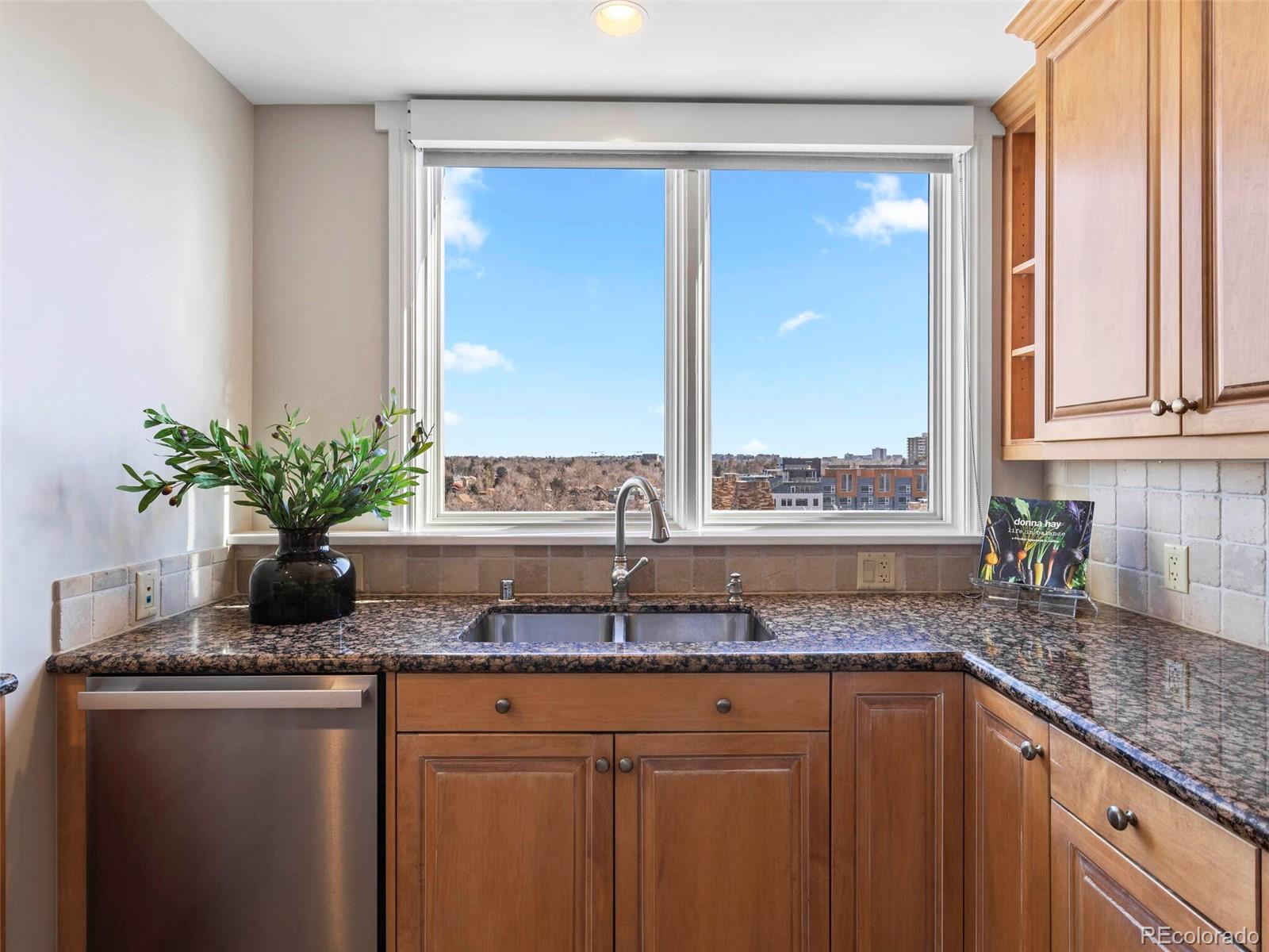400 E 3rd Avenue Unit: 701