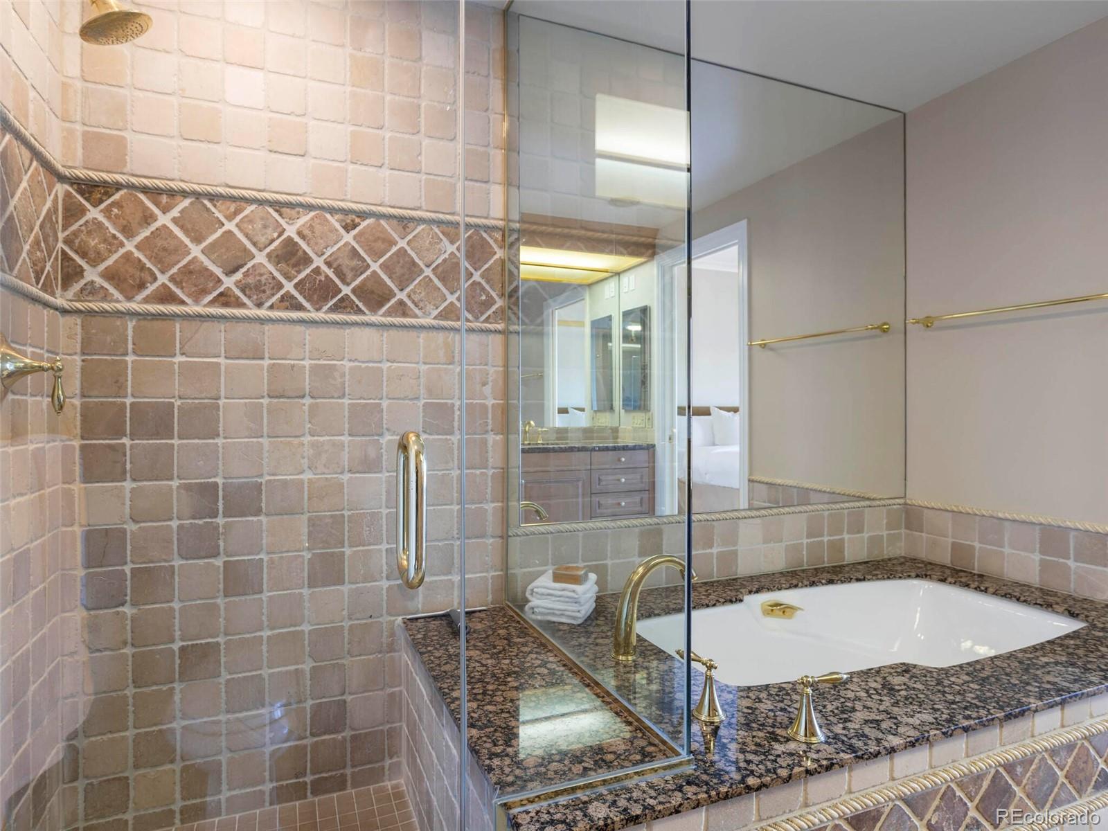 400 E 3rd Avenue Unit: 701