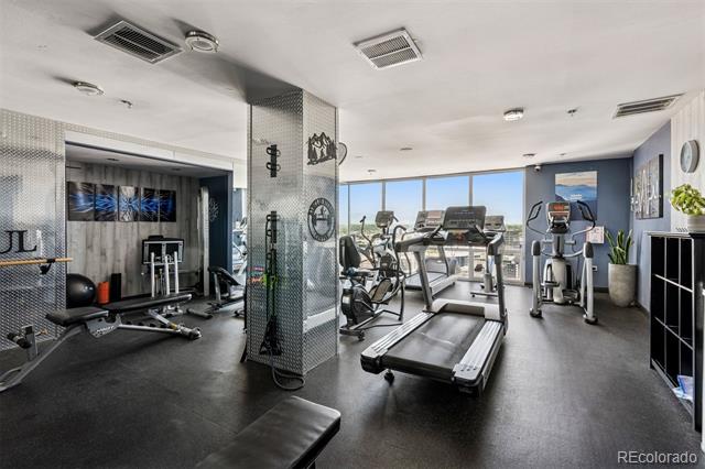 1625 Larimer Street Unit: 1208