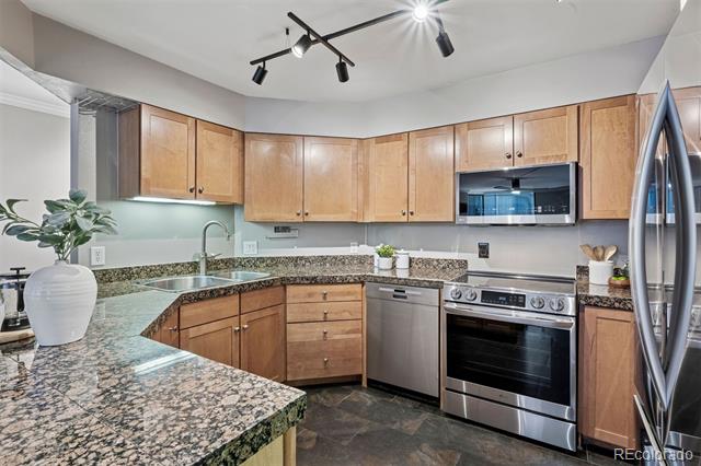 1625 Larimer Street Unit: 1208