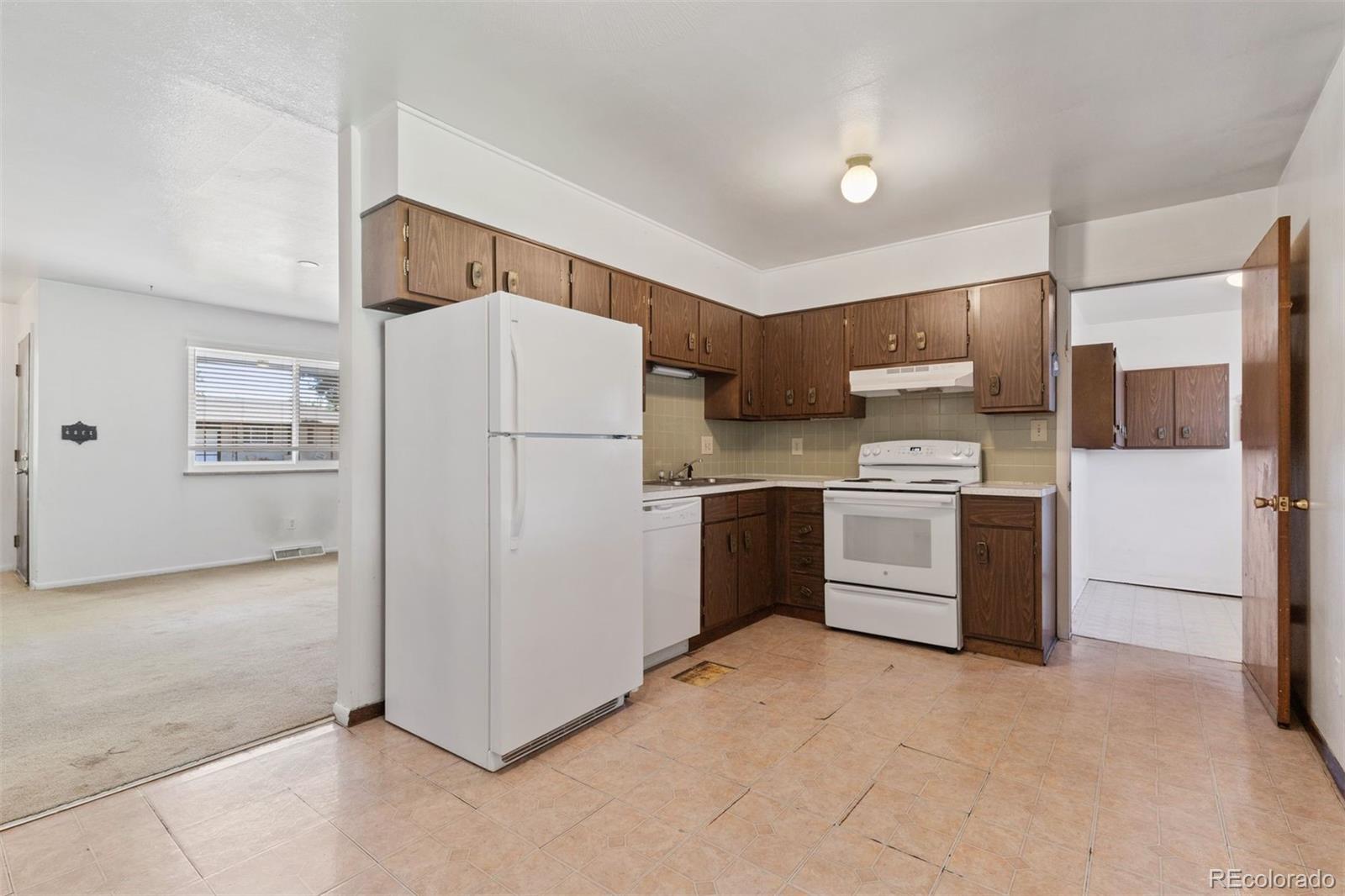 5371 King Court
