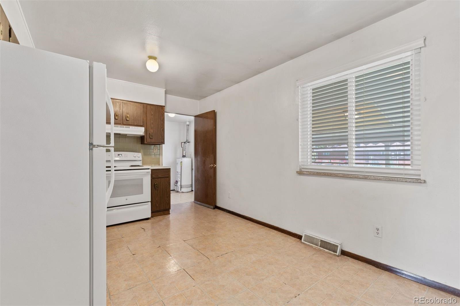 5371 King Court