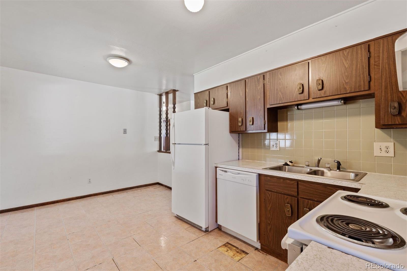 5371 King Court