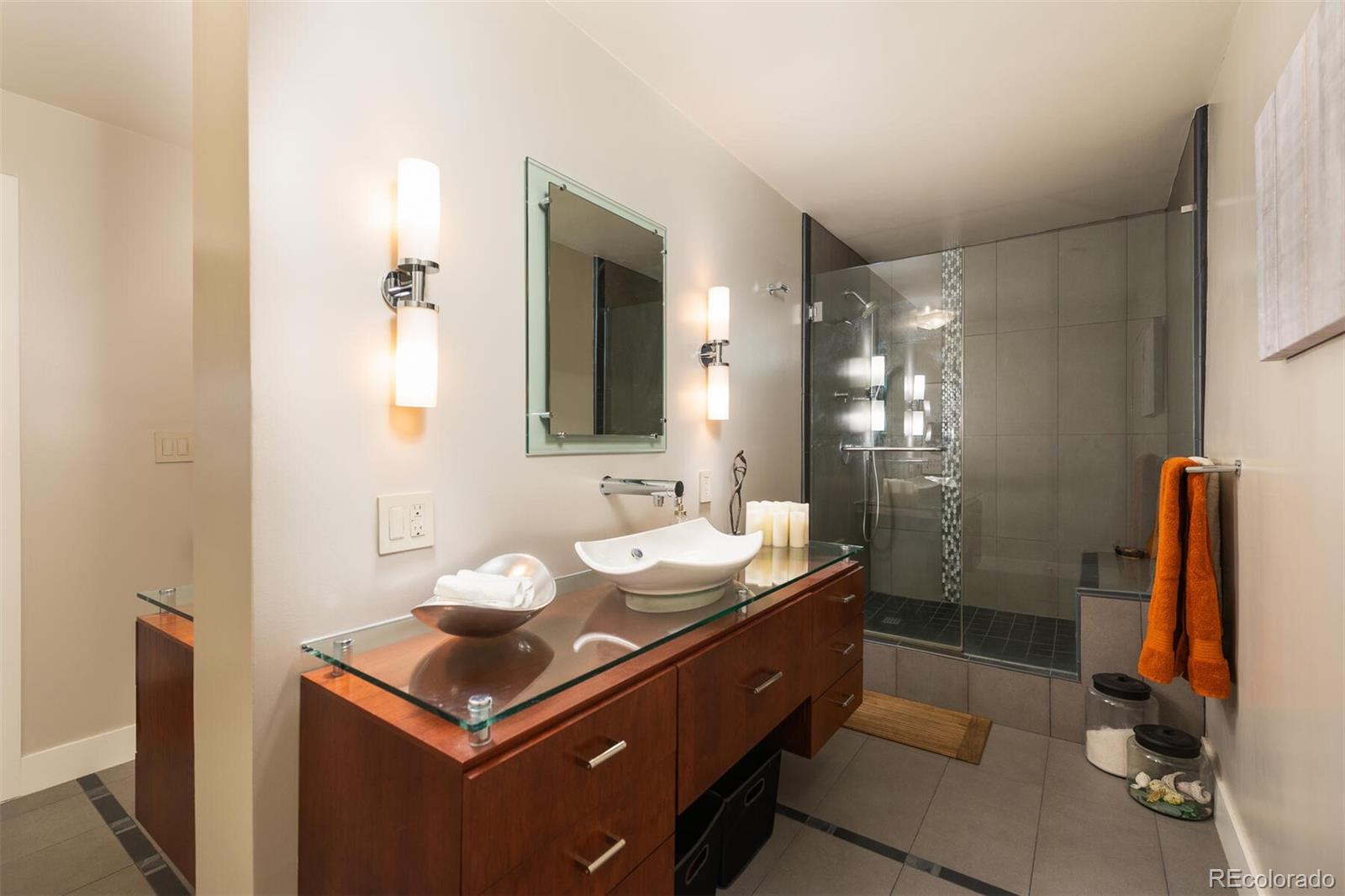 1625 Larimer Street Unit: 2007