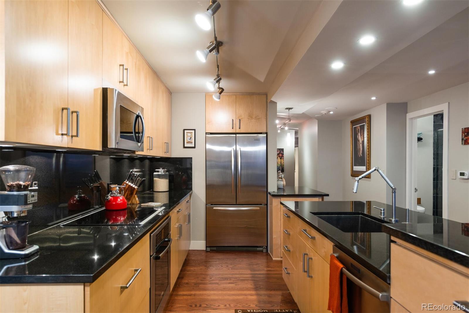1625 Larimer Street Unit: 2007
